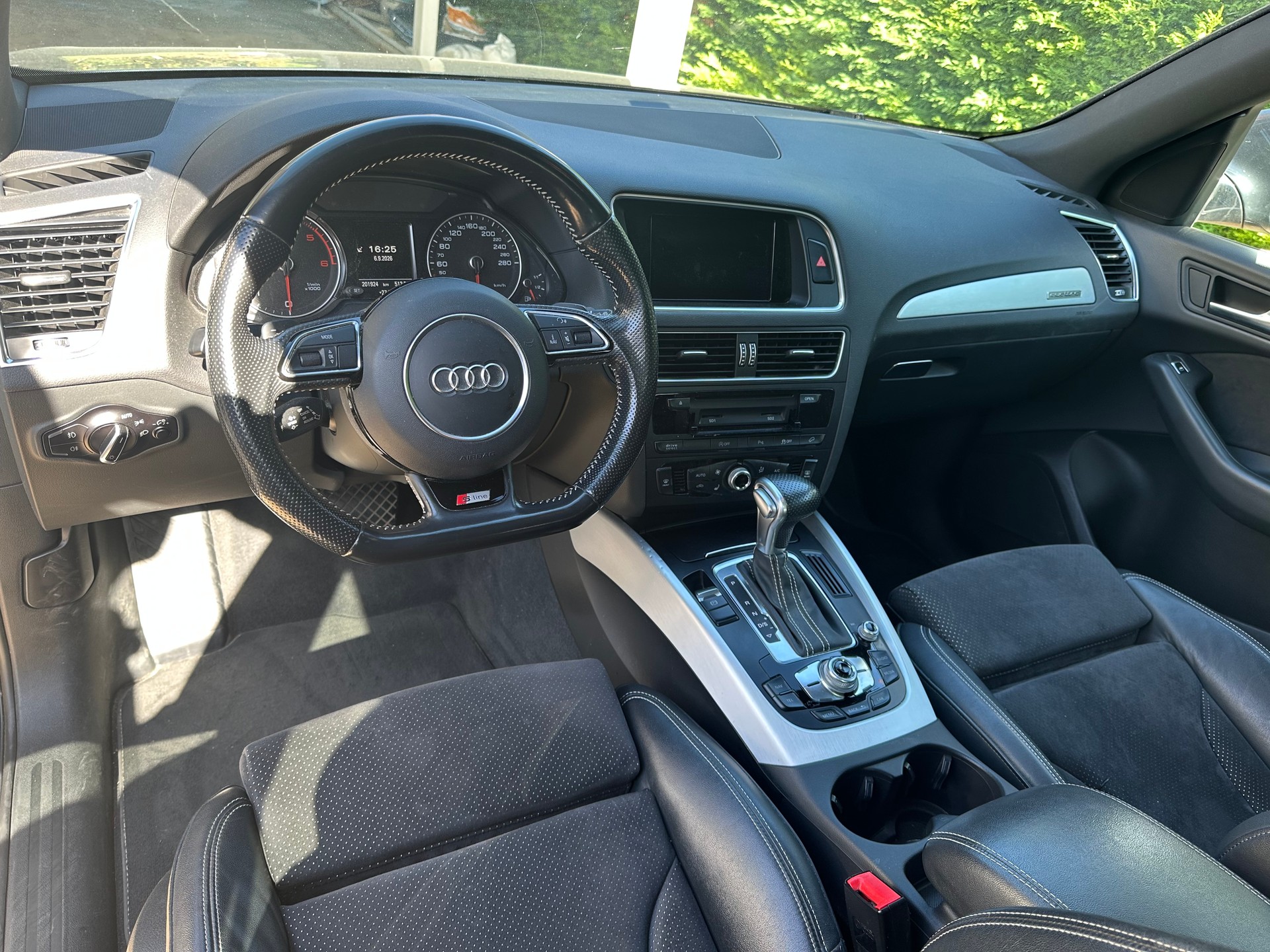 AUDI Q5-image-0