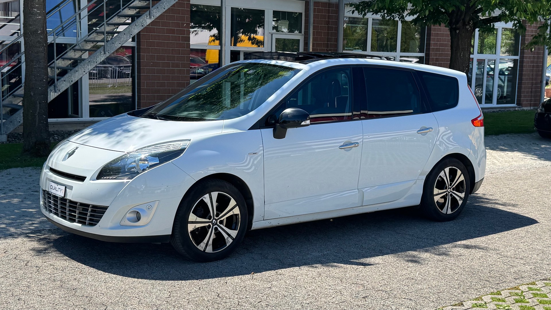 RENAULT Grand Scénic 1.4 16V Turbo Expression-image-1