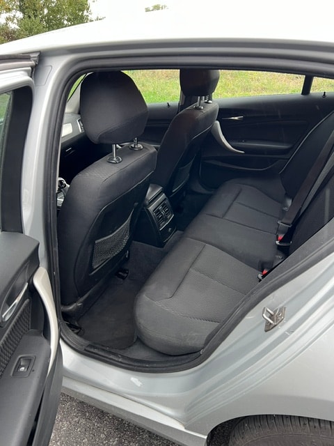 BMW 118i Steptronic-image-7
