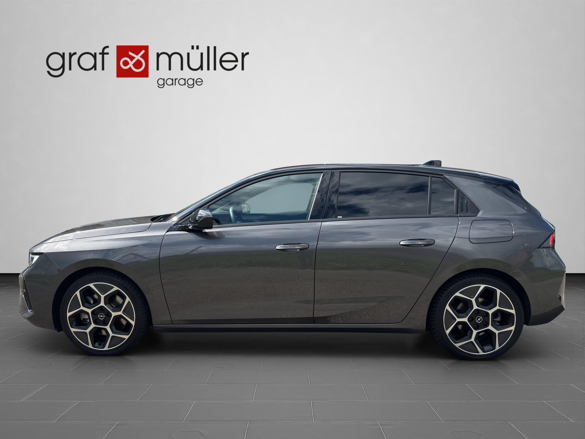 OPEL Astra 1.6 T PHEV 180 Swiss Plus-image-1