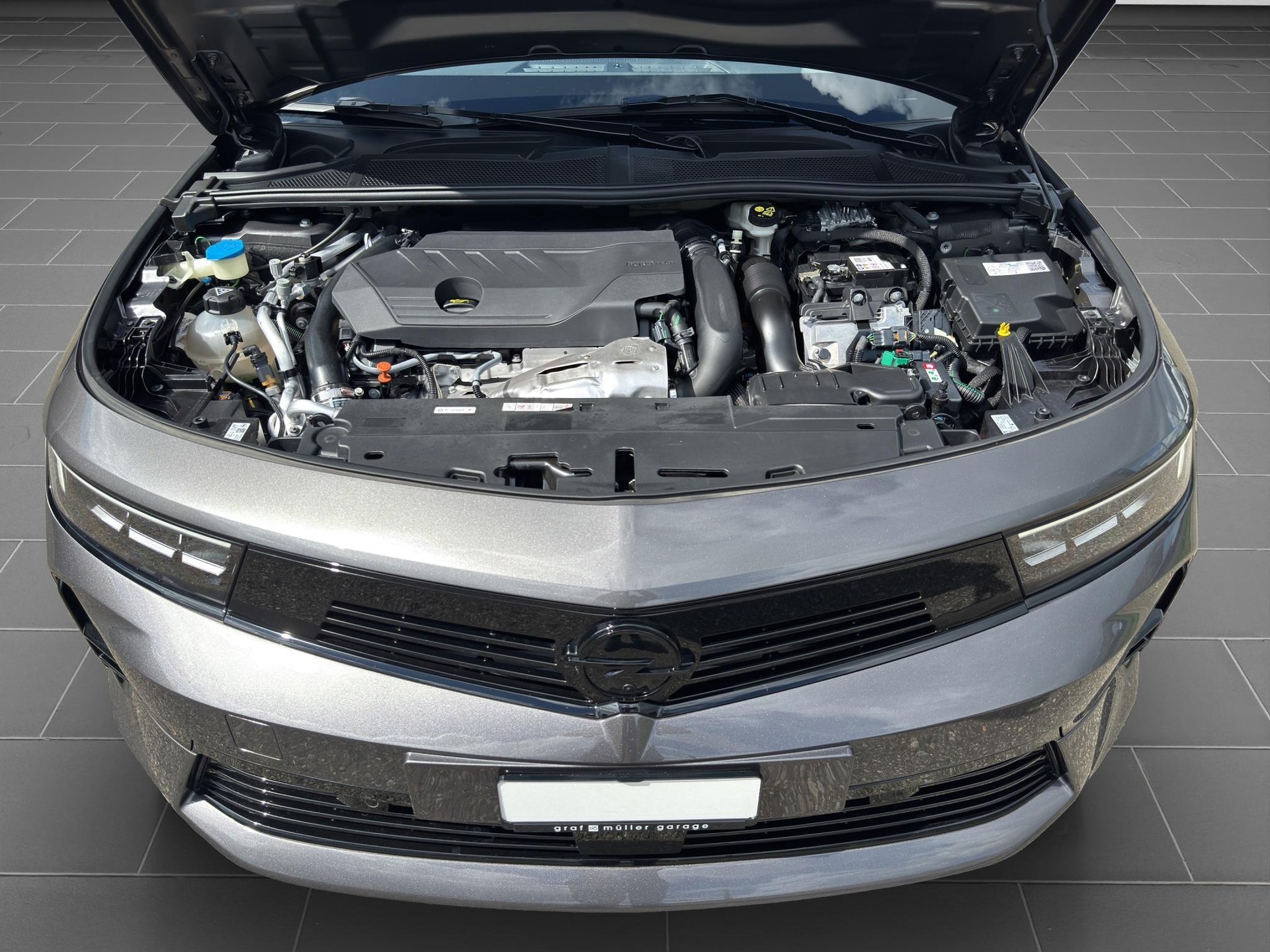 OPEL Astra 1.6 T PHEV 180 Swiss Plus-image-20
