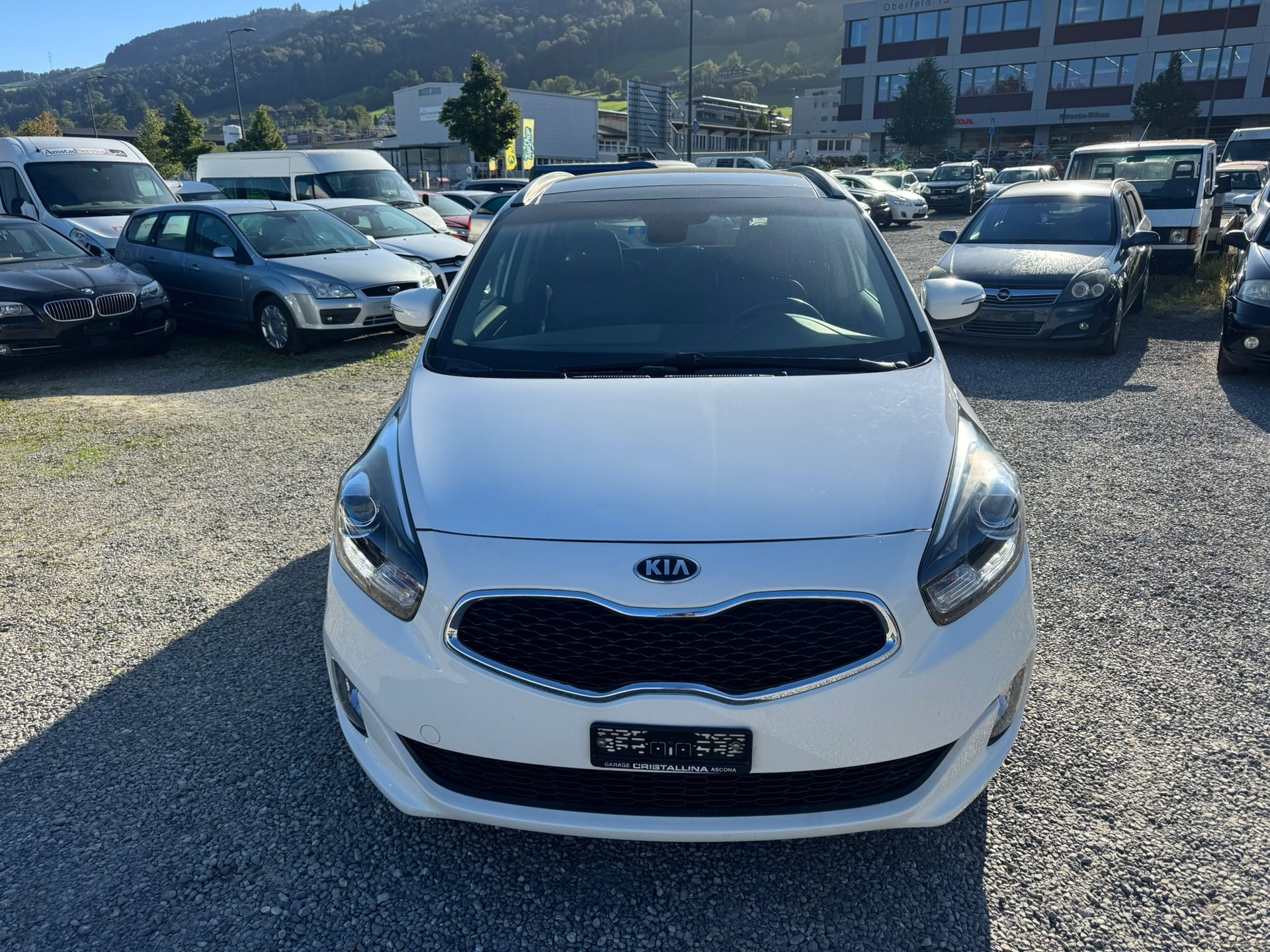 KIA Carens 1.7 CRDi Swiss Eco Edition DCT-image-3