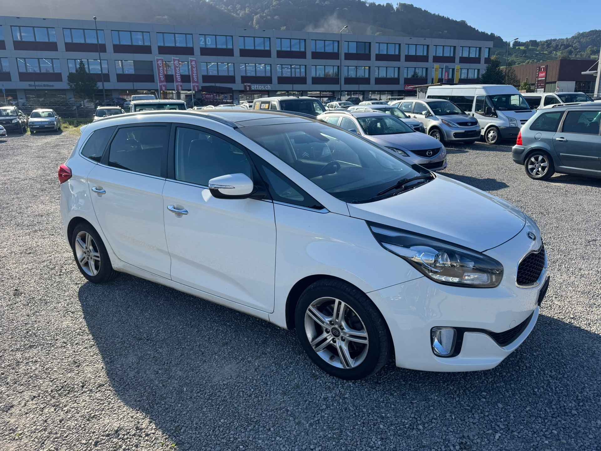 KIA Carens 1.7 CRDi Swiss Eco Edition DCT-image-7