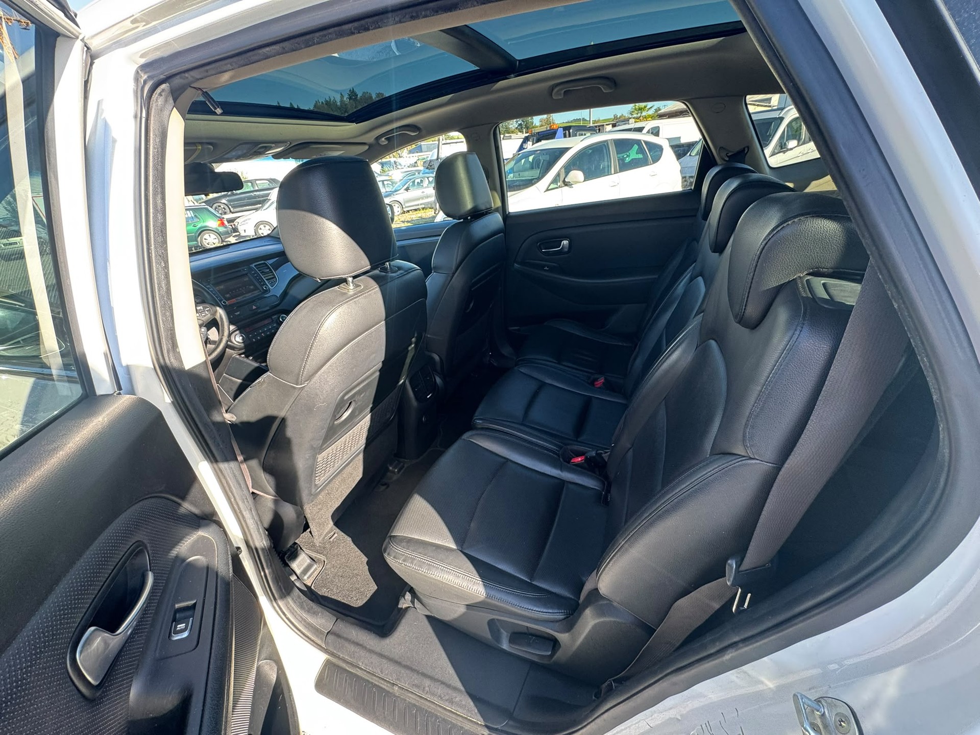 KIA Carens 1.7 CRDi Swiss Eco Edition DCT-image-10