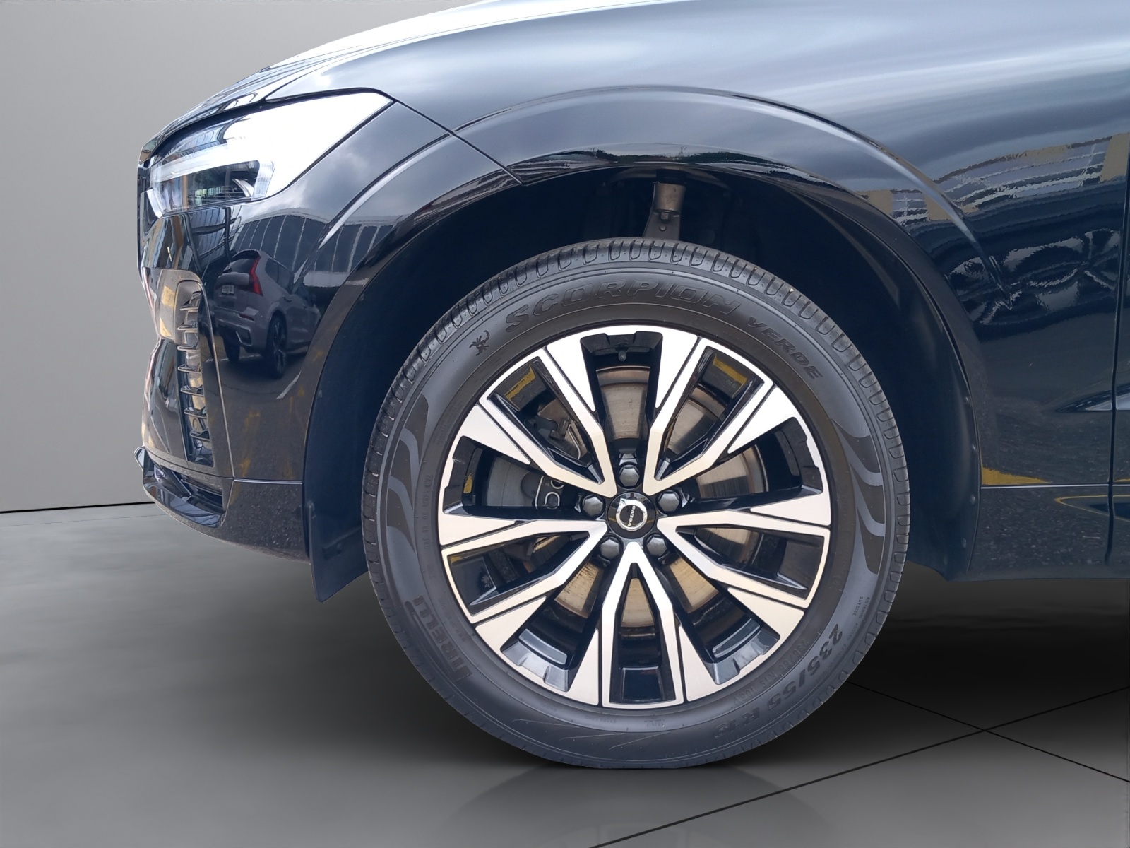 VOLVO XC60 2.0 B5 MH Plus Dark AWD-image-21