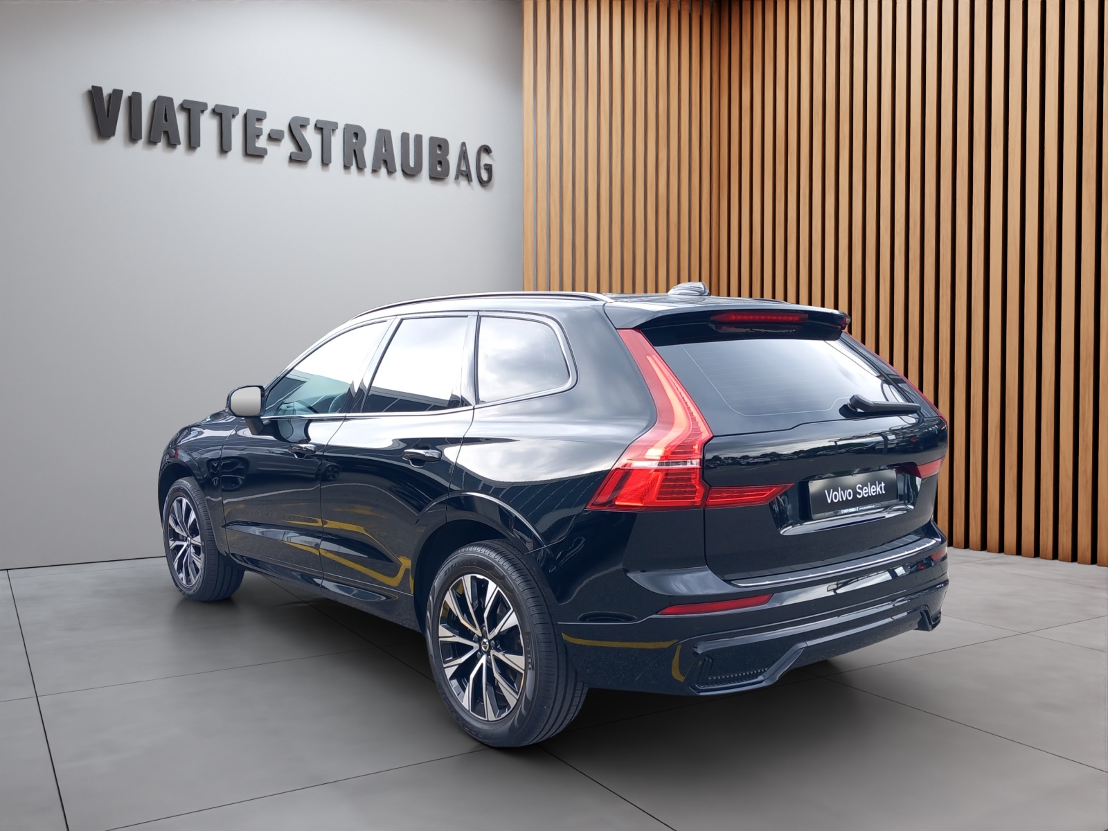 VOLVO XC60 2.0 B5 MH Plus Dark AWD-image-2