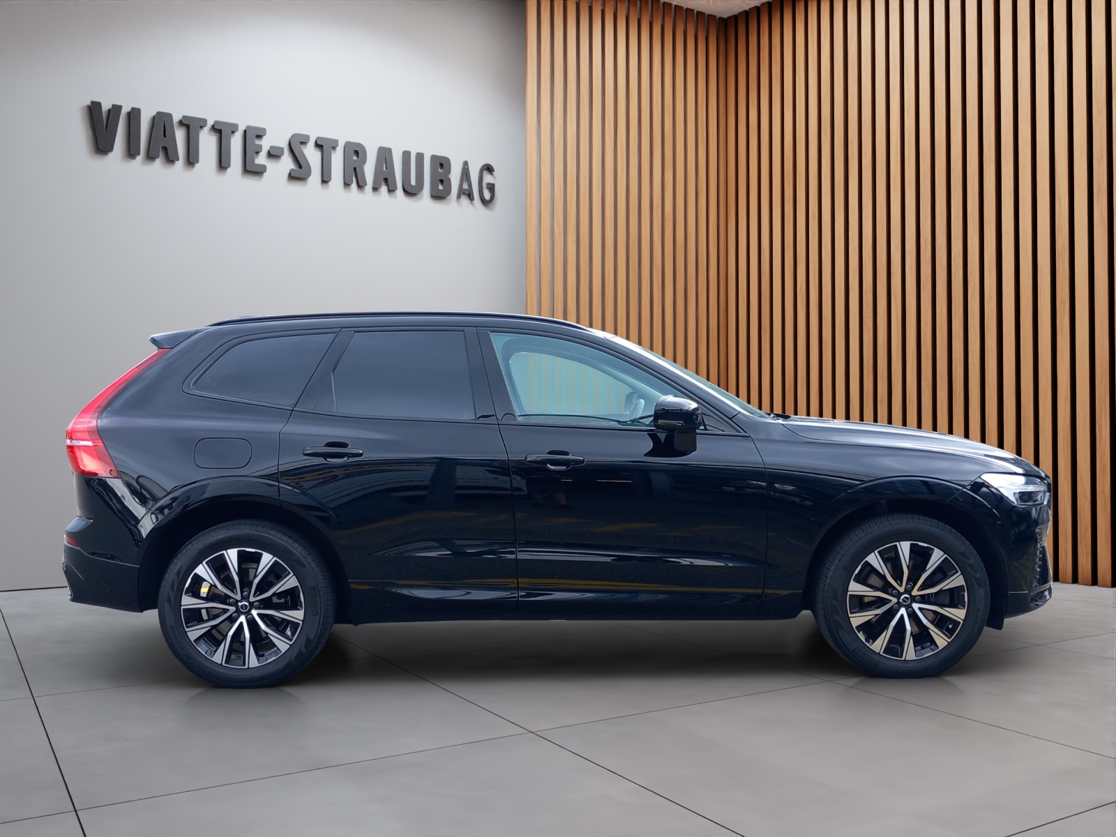 VOLVO XC60 2.0 B5 MH Plus Dark AWD-image-5