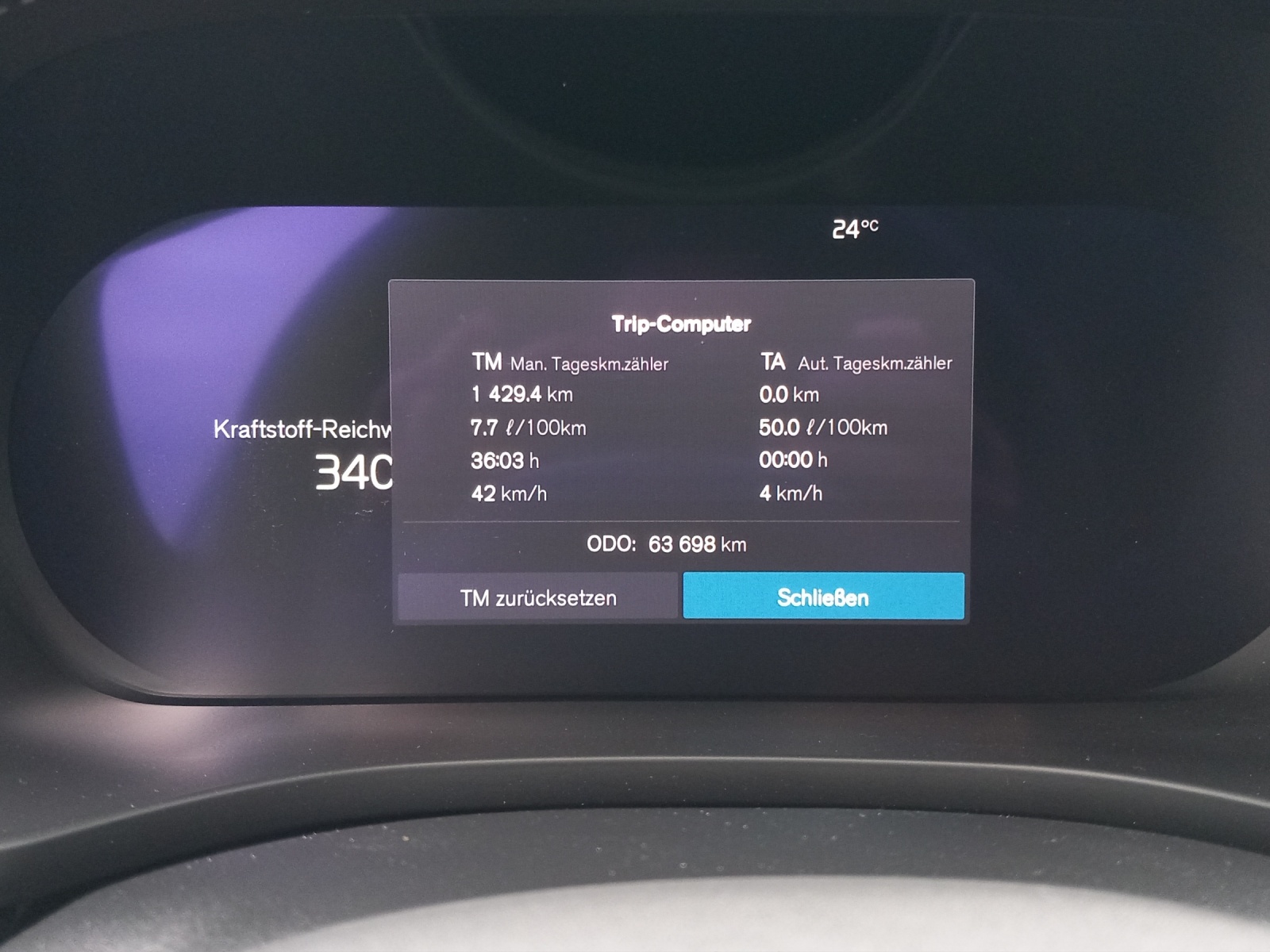 VOLVO XC60 2.0 B5 MH Plus Dark AWD-image-13