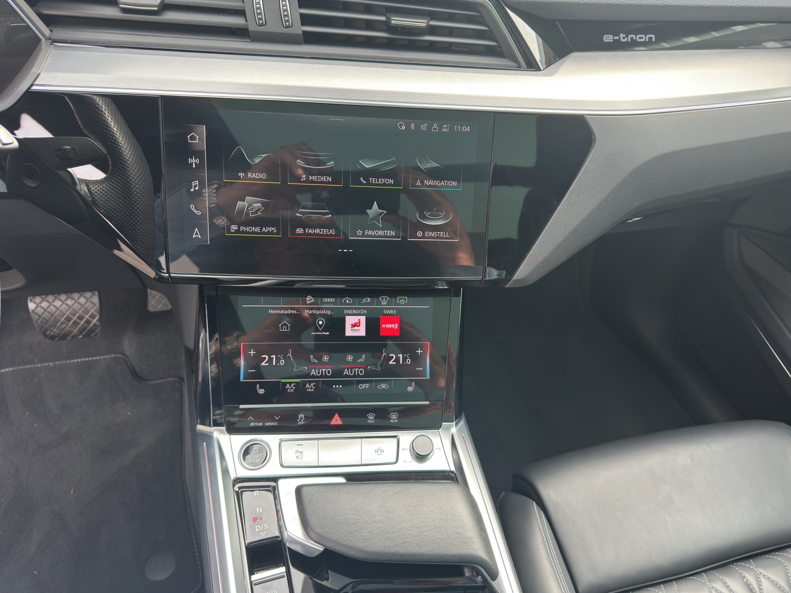 AUDI e-tron 55 S Line Black Edition quattro-image-10