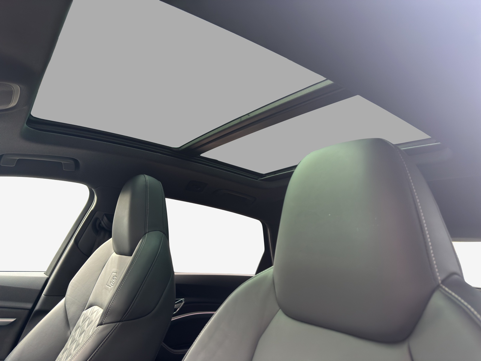AUDI e-tron 55 S Line Black Edition quattro-image-13