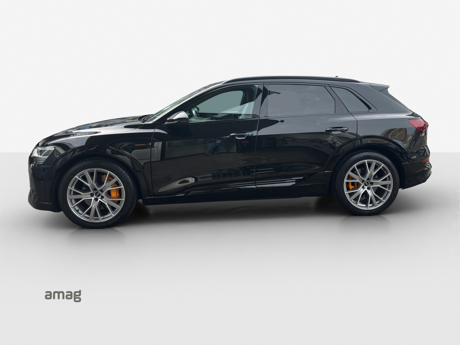 AUDI e-tron 55 S Line Black Edition quattro-image-1