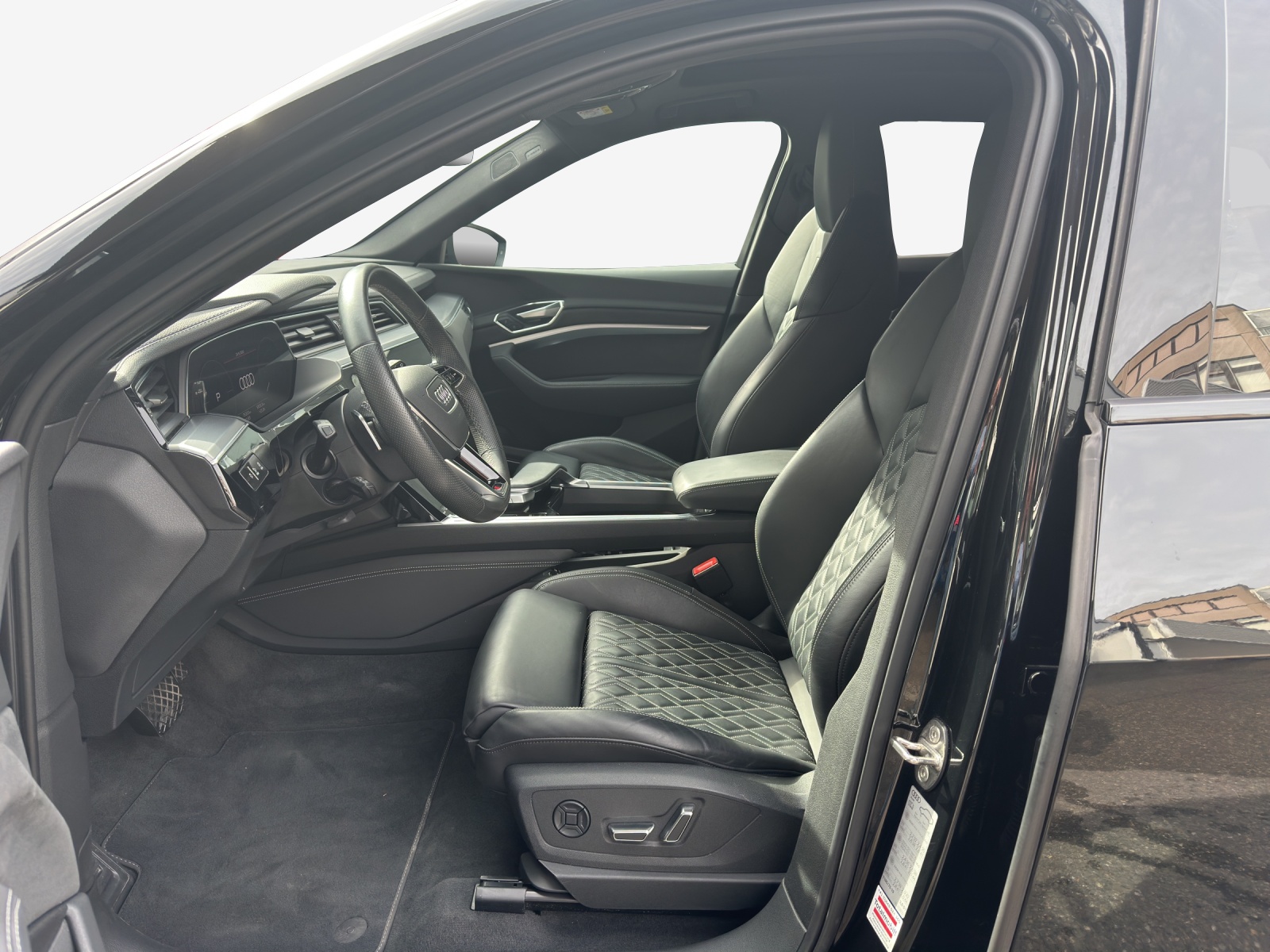 AUDI e-tron 55 S Line Black Edition quattro-image-7