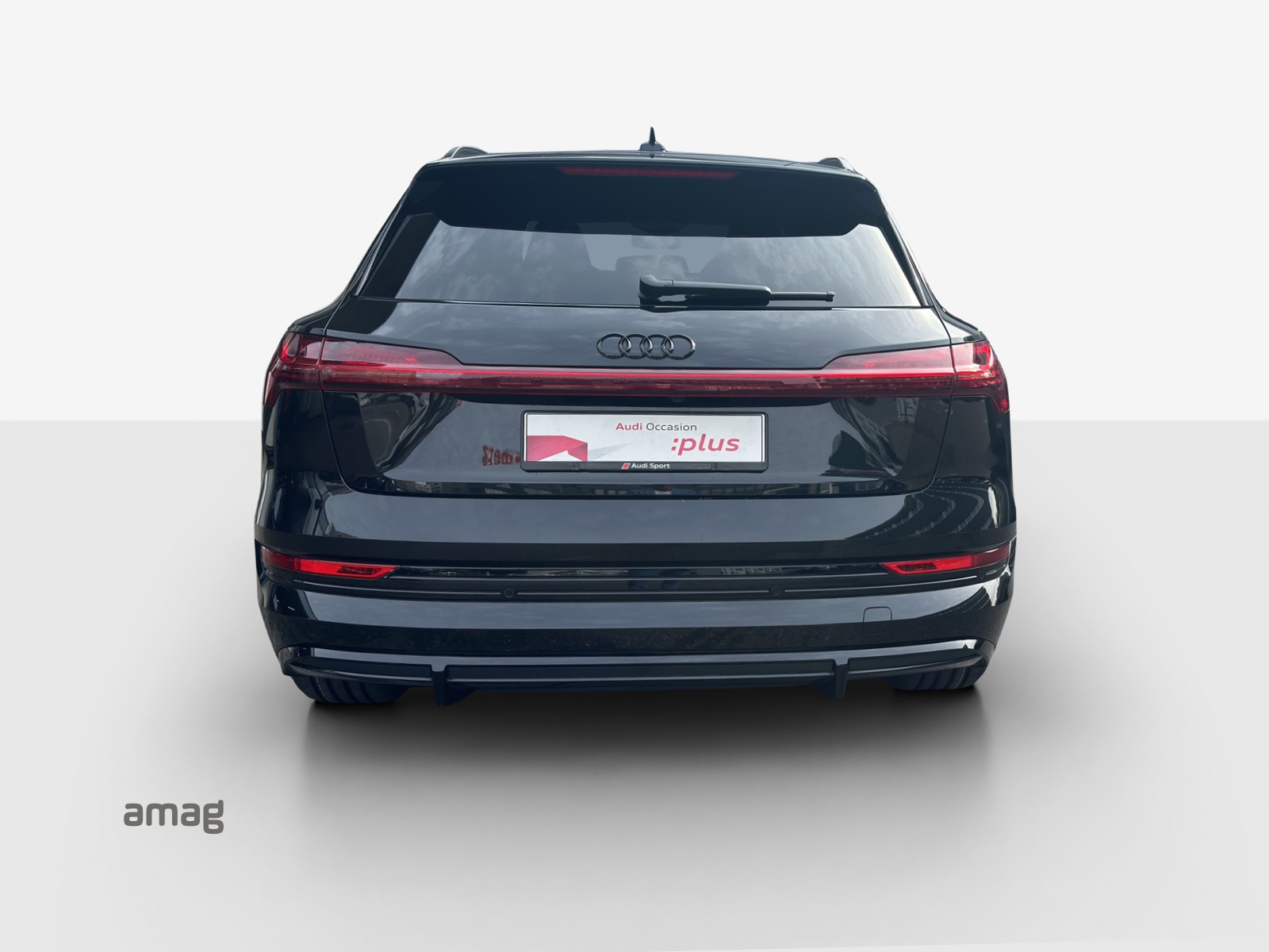AUDI e-tron 55 S Line Black Edition quattro-image-3