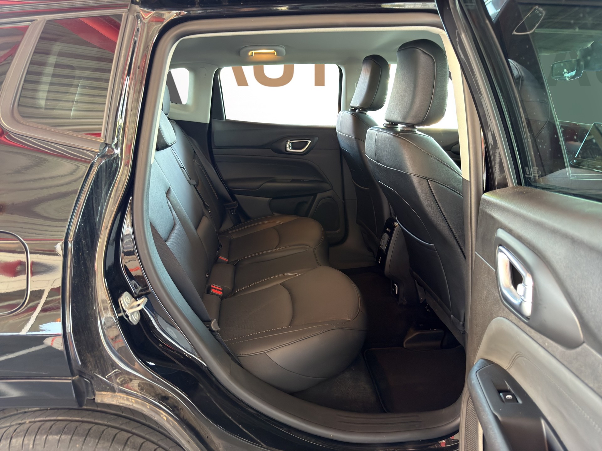 JEEP Compass 1.5 Turbo Summit MHEV-image-15