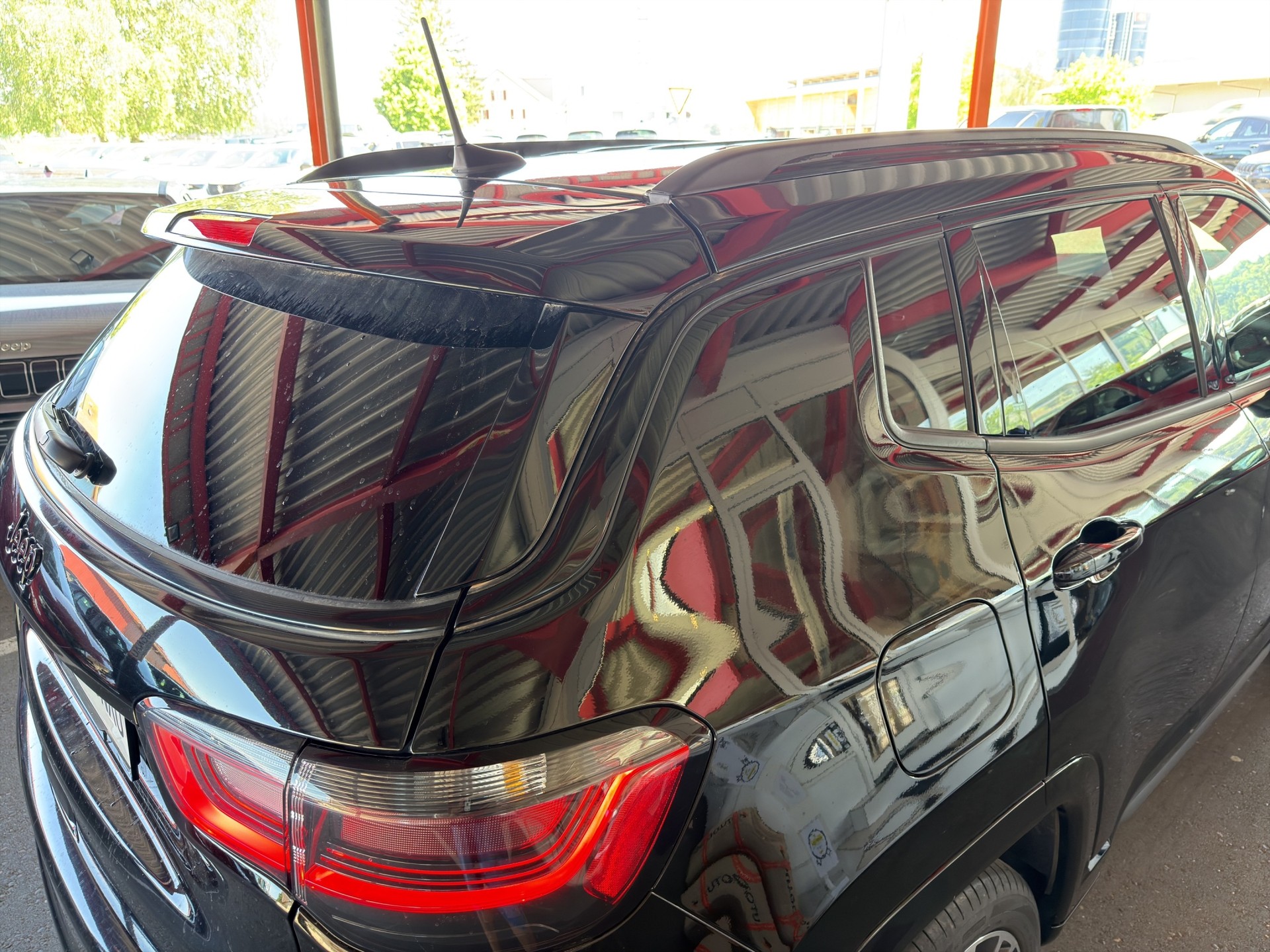 JEEP Compass 1.5 Turbo Summit MHEV-image-31