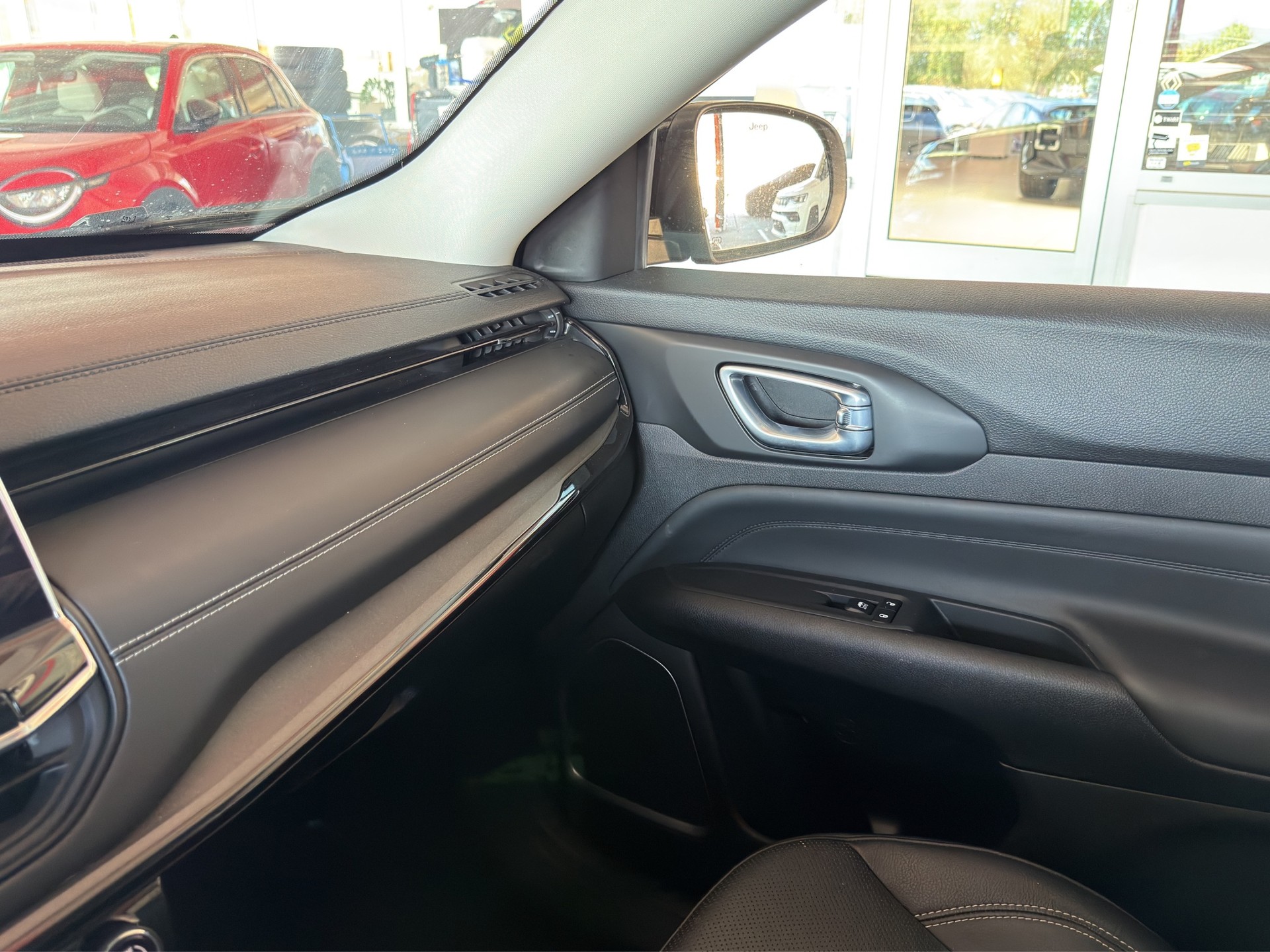 JEEP Compass 1.5 Turbo Summit MHEV-image-46