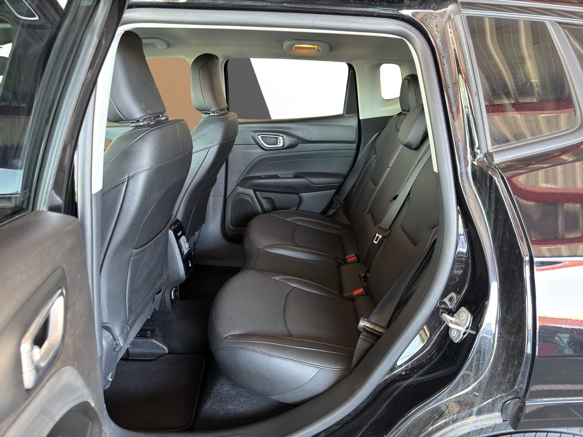 JEEP Compass 1.5 Turbo Summit MHEV-image-16