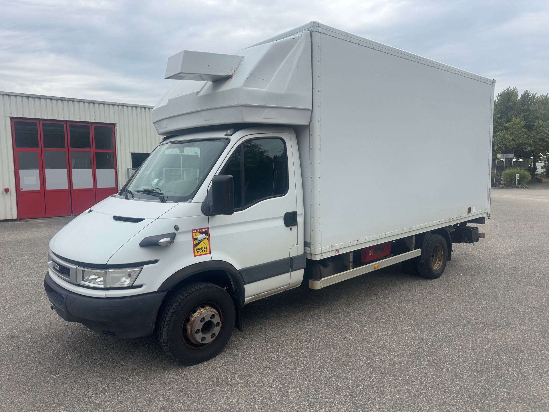 IVECO 65C17 Daily-image-1