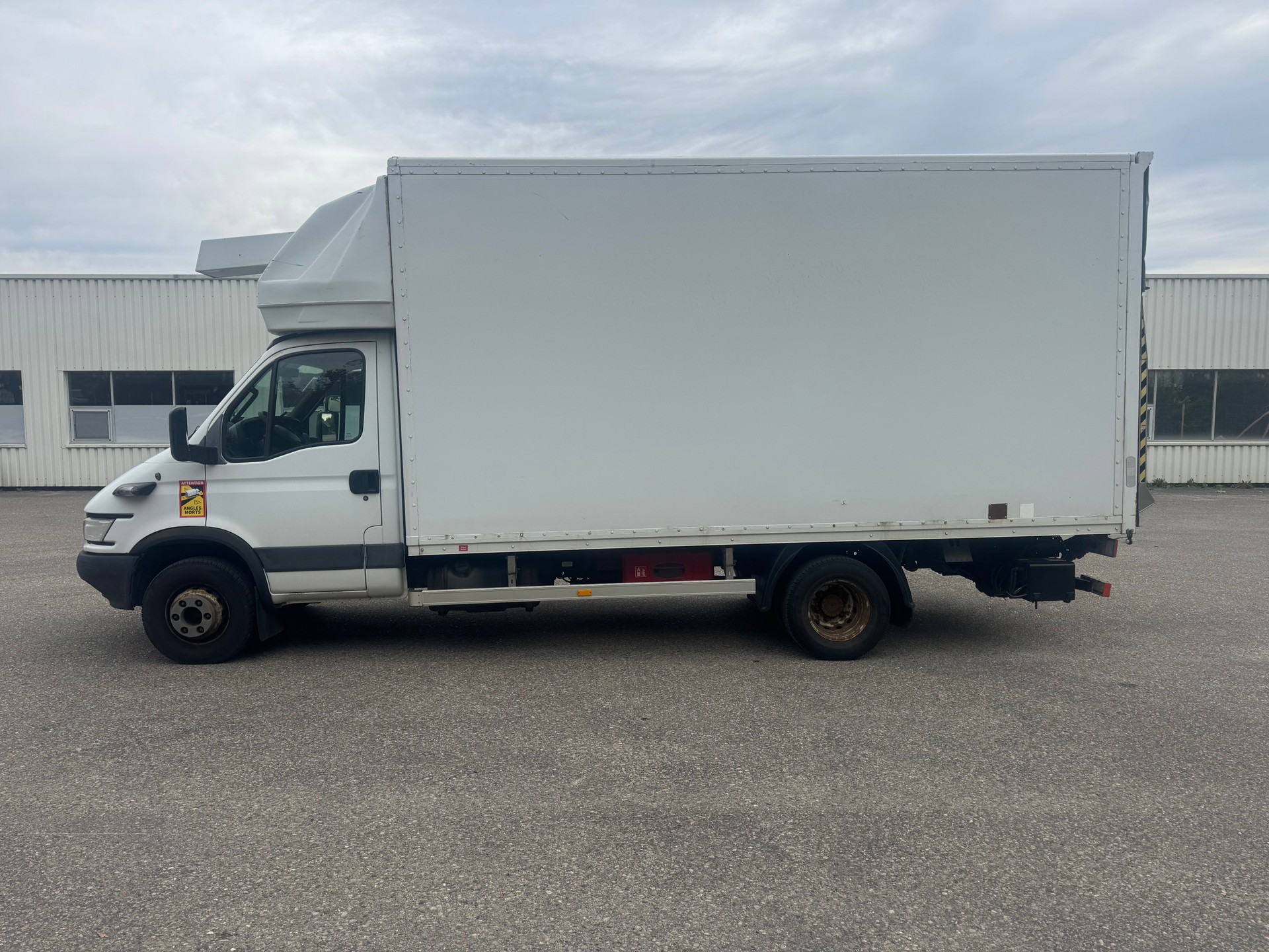 IVECO 65C17 Daily-image-0