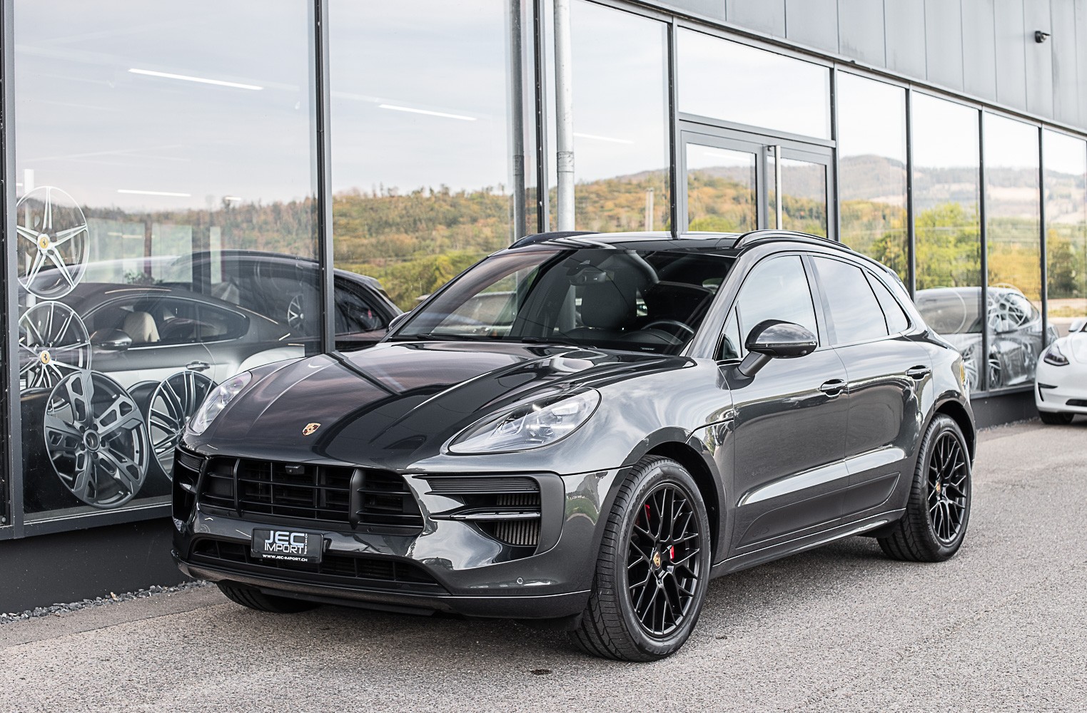 PORSCHE Macan GTS-image-1