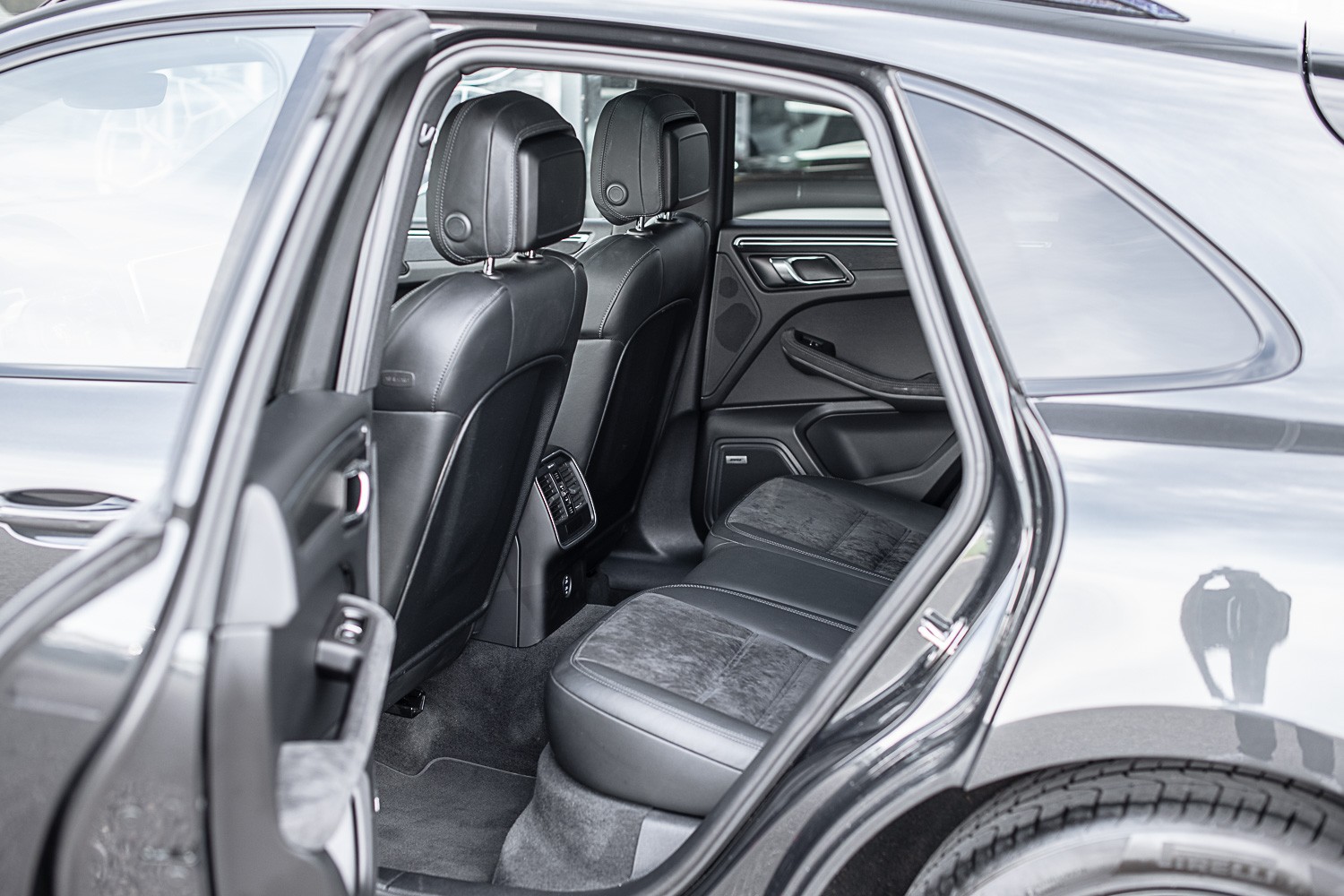 PORSCHE Macan GTS-image-9