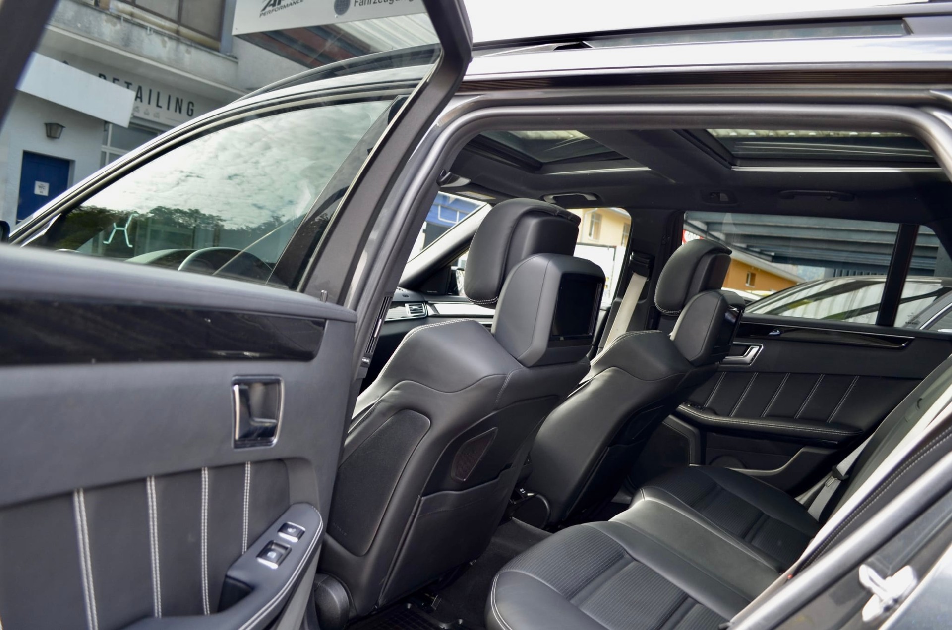 MERCEDES-BENZ E63 S AMG Speedshift 4 Maric-image-10