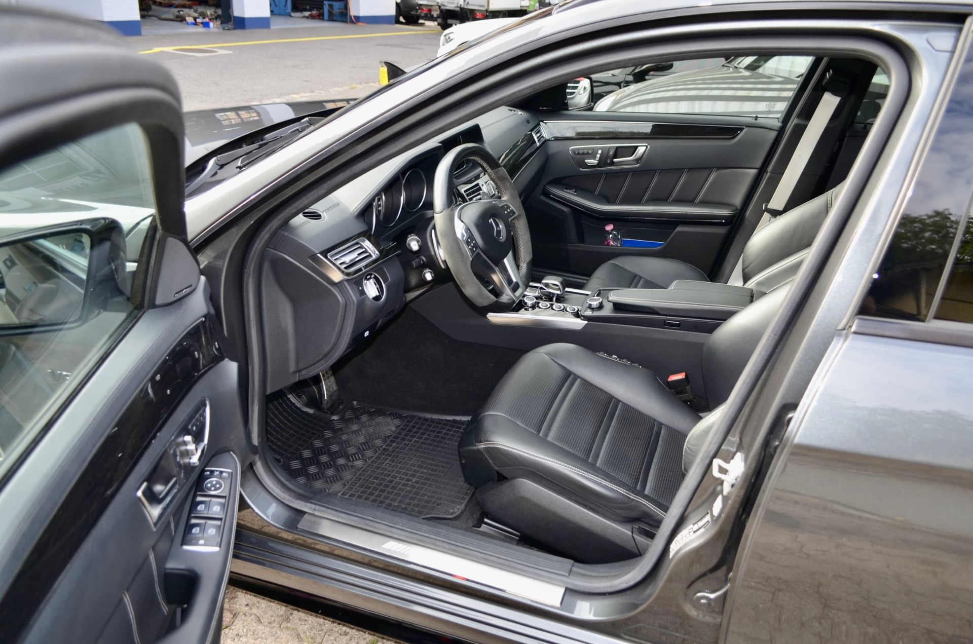 MERCEDES-BENZ E63 S AMG Speedshift 4 Maric-image-14