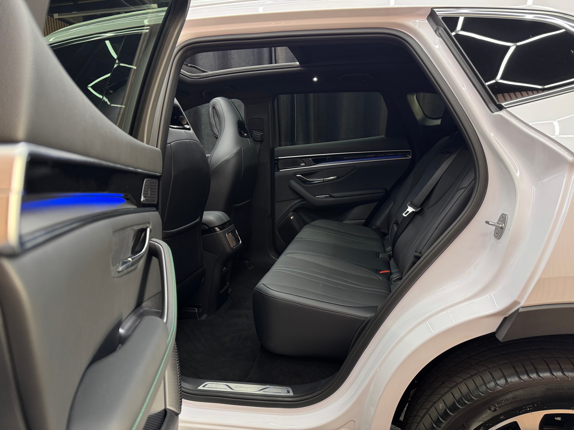 BYD Seal U DM-i Design AWD 4x4 *ab CHF 329.-/ Monat*-image-13