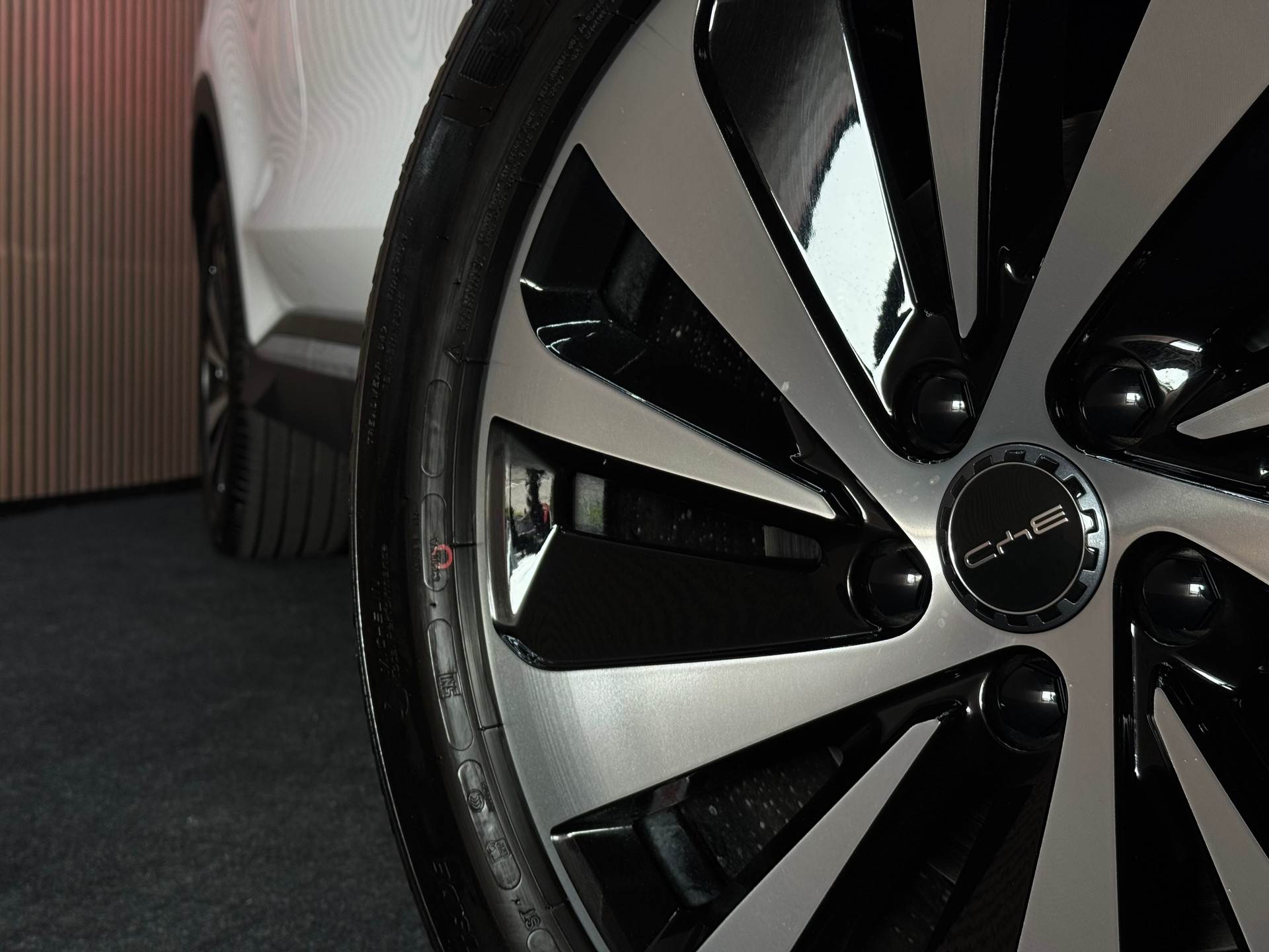 BYD Seal U DM-i Design AWD 4x4 *ab CHF 329.-/ Monat*-image-9