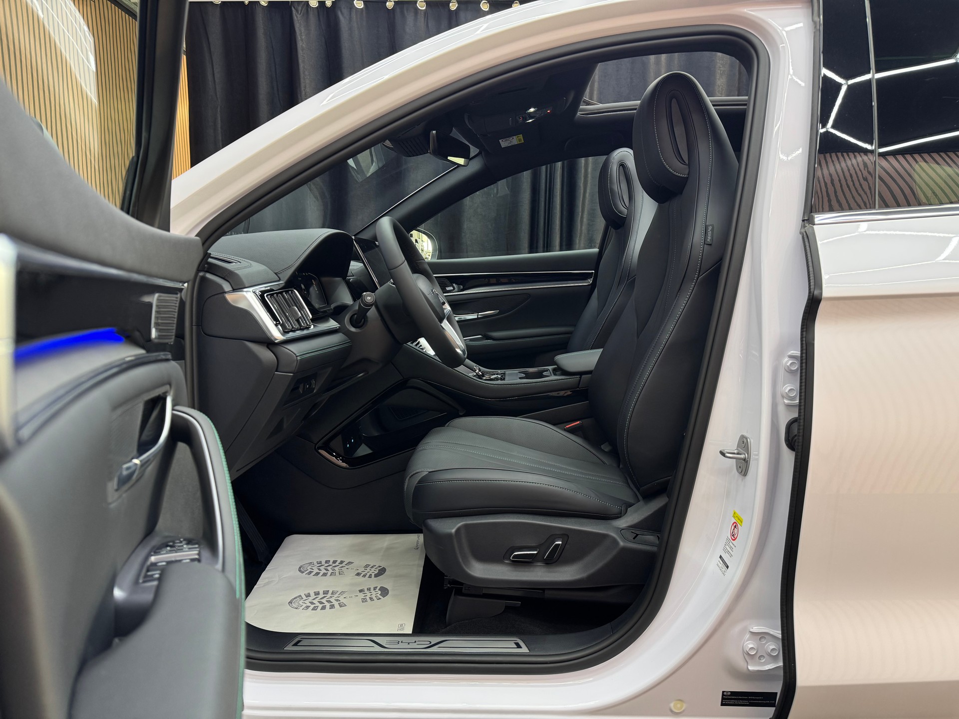 BYD Seal U DM-i Design AWD 4x4 *ab CHF 329.-/ Monat*-image-12