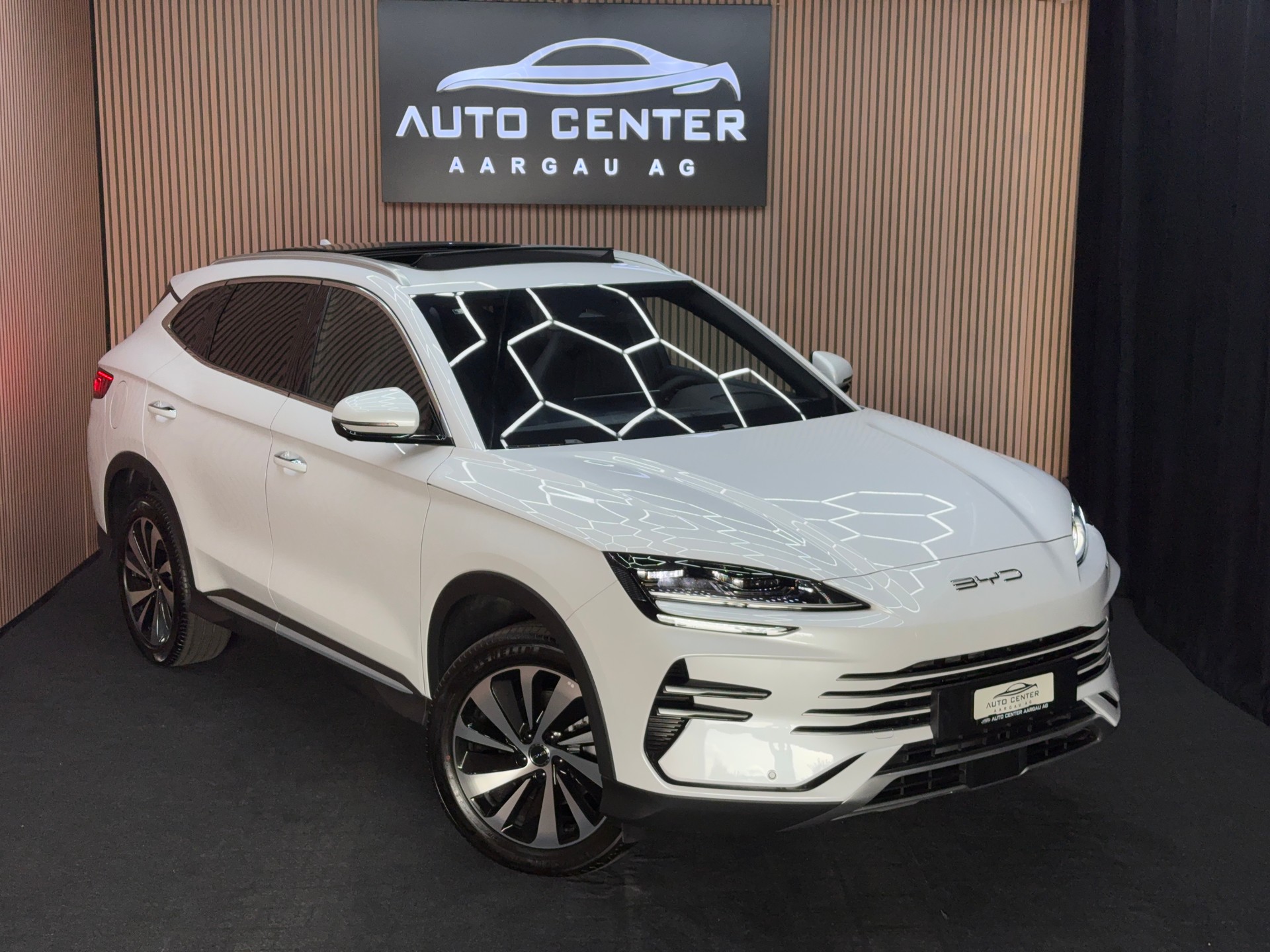 BYD Seal U DM-i Design AWD 4x4 *ab CHF 329.-/ Monat*-image-0