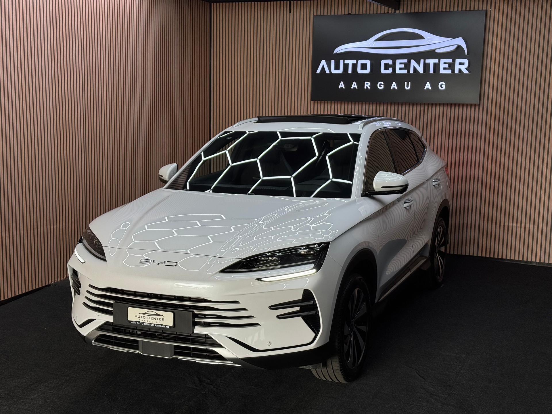 BYD Seal U DM-i Design AWD 4x4 *ab CHF 329.-/ Monat*-image-2