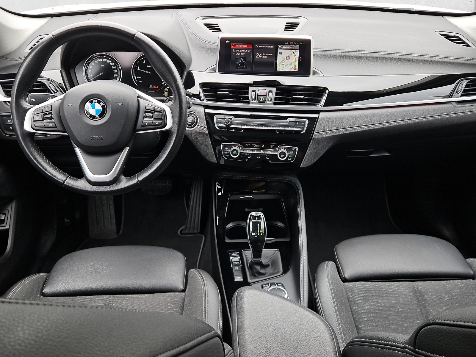 BMW X1 xDrive 18d Sport Line-image-13