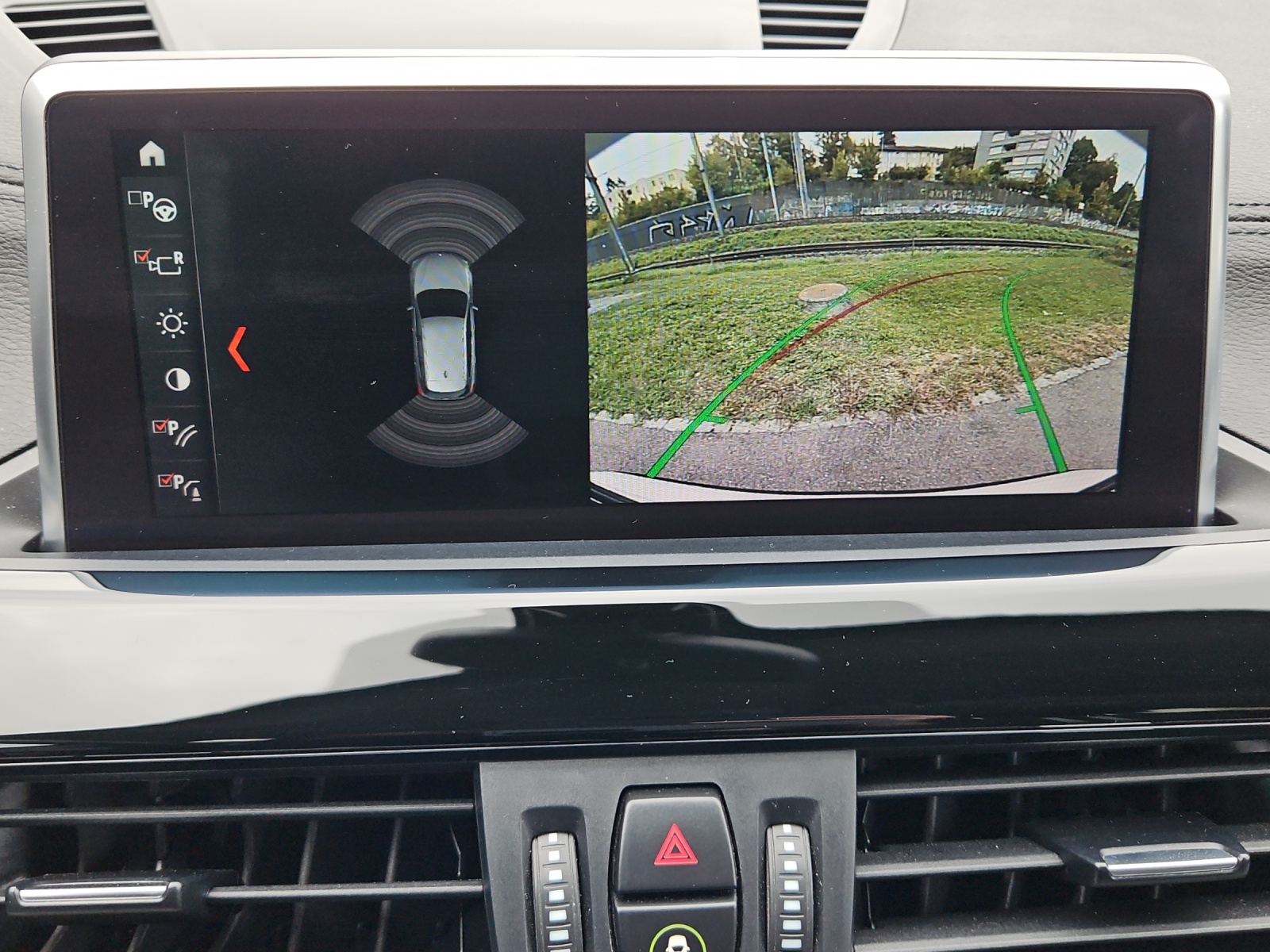BMW X1 xDrive 18d Sport Line-image-18
