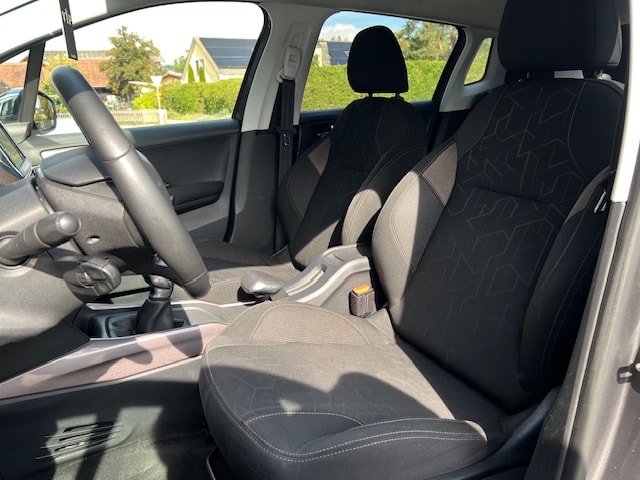 PEUGEOT 2008 1.2 VTI Style-image-13