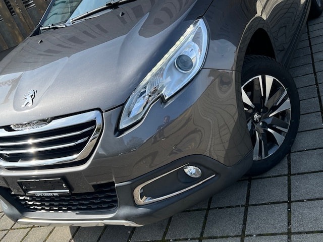 PEUGEOT 2008 1.2 VTI Style-image-3