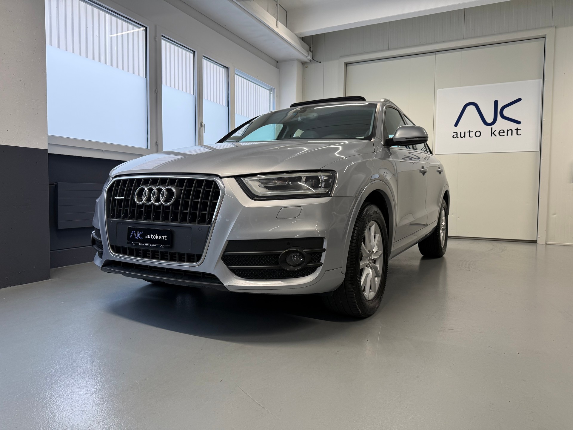 AUDI Q3 2.0 TFSI quattro S-tronic-image-0