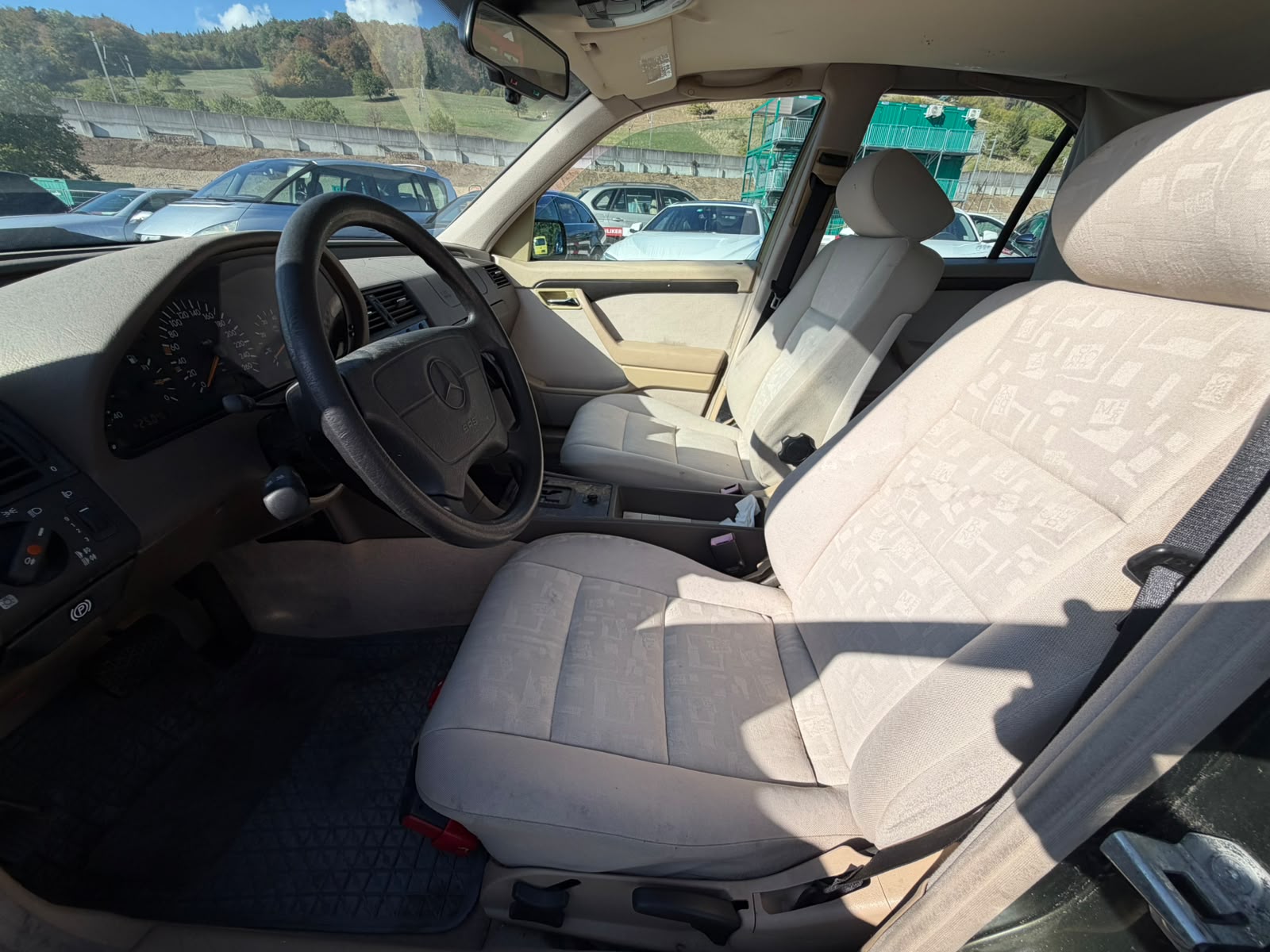 MERCEDES-BENZ C 280 Classic-image-9