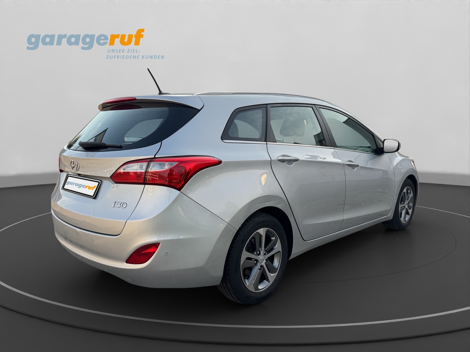 HYUNDAI i30 1.6 GDi Amplia-image-6