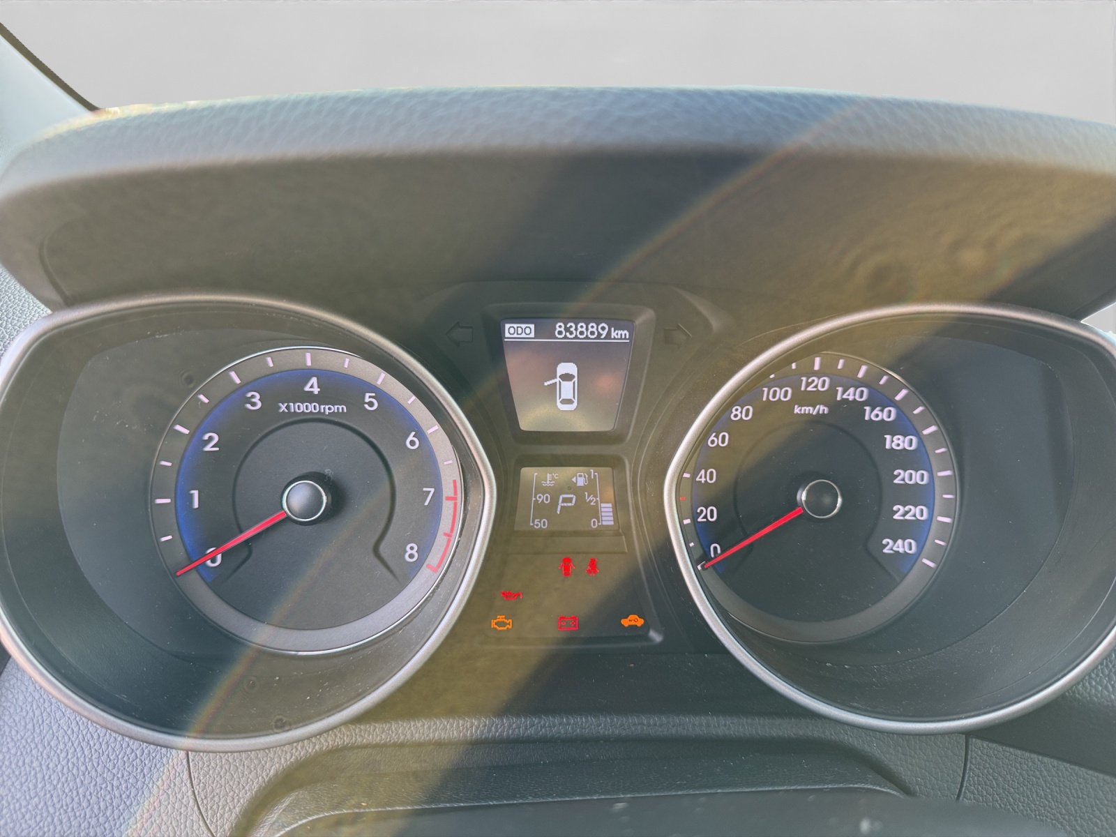 HYUNDAI i30 1.6 GDi Amplia-image-11