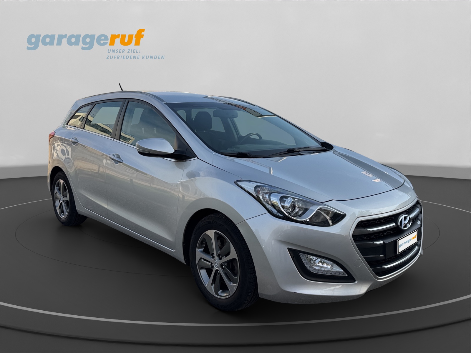 HYUNDAI i30 1.6 GDi Amplia-image-8
