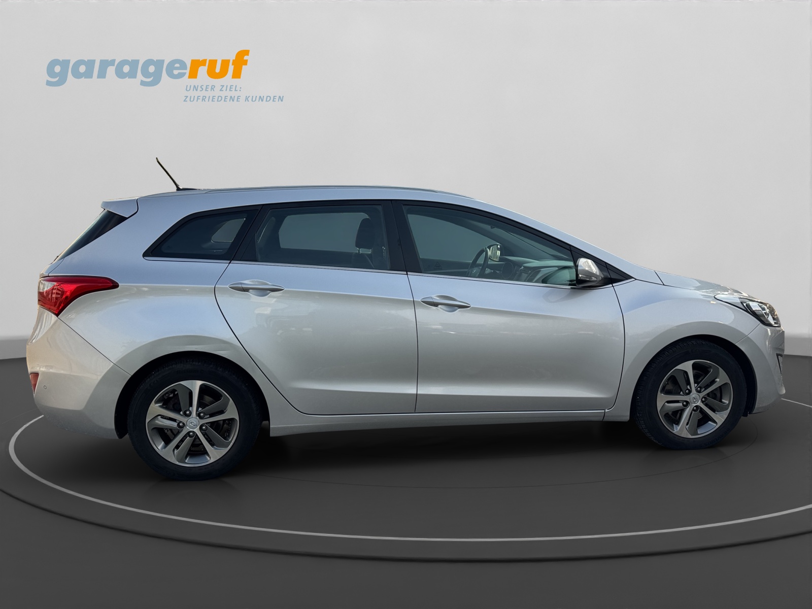 HYUNDAI i30 1.6 GDi Amplia-image-7