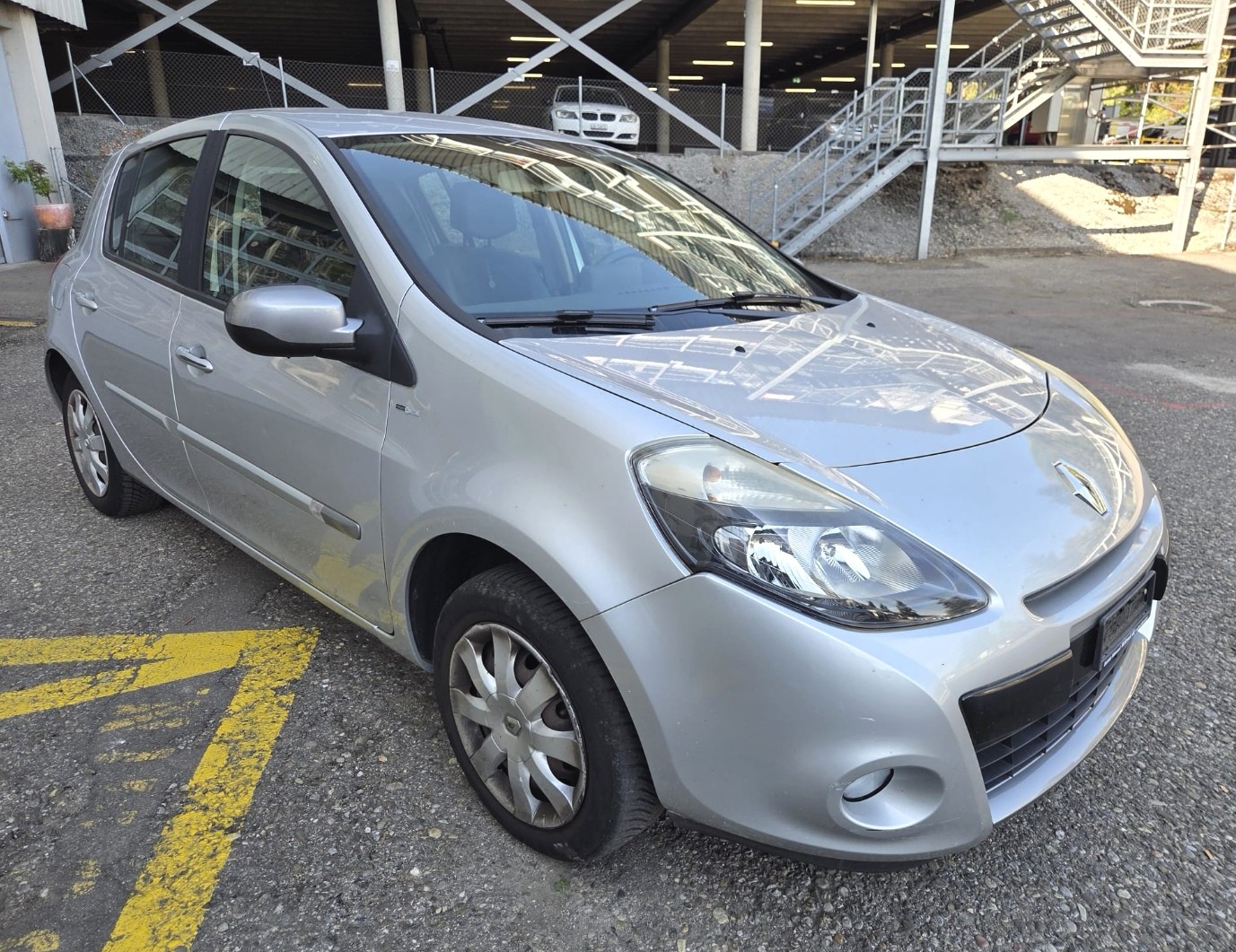 RENAULT Clio 1.6 16V Night&Day Automatic-image-2