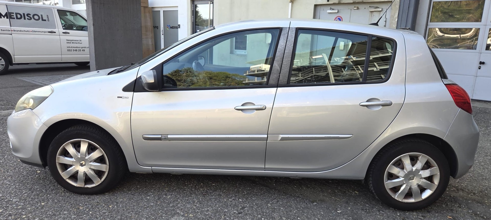 RENAULT Clio 1.6 16V Night&Day Automatic-image-5