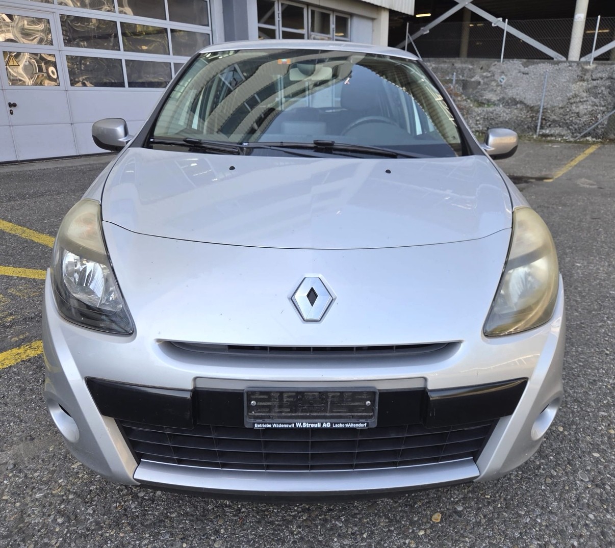 RENAULT Clio 1.6 16V Night&Day Automatic-image-0