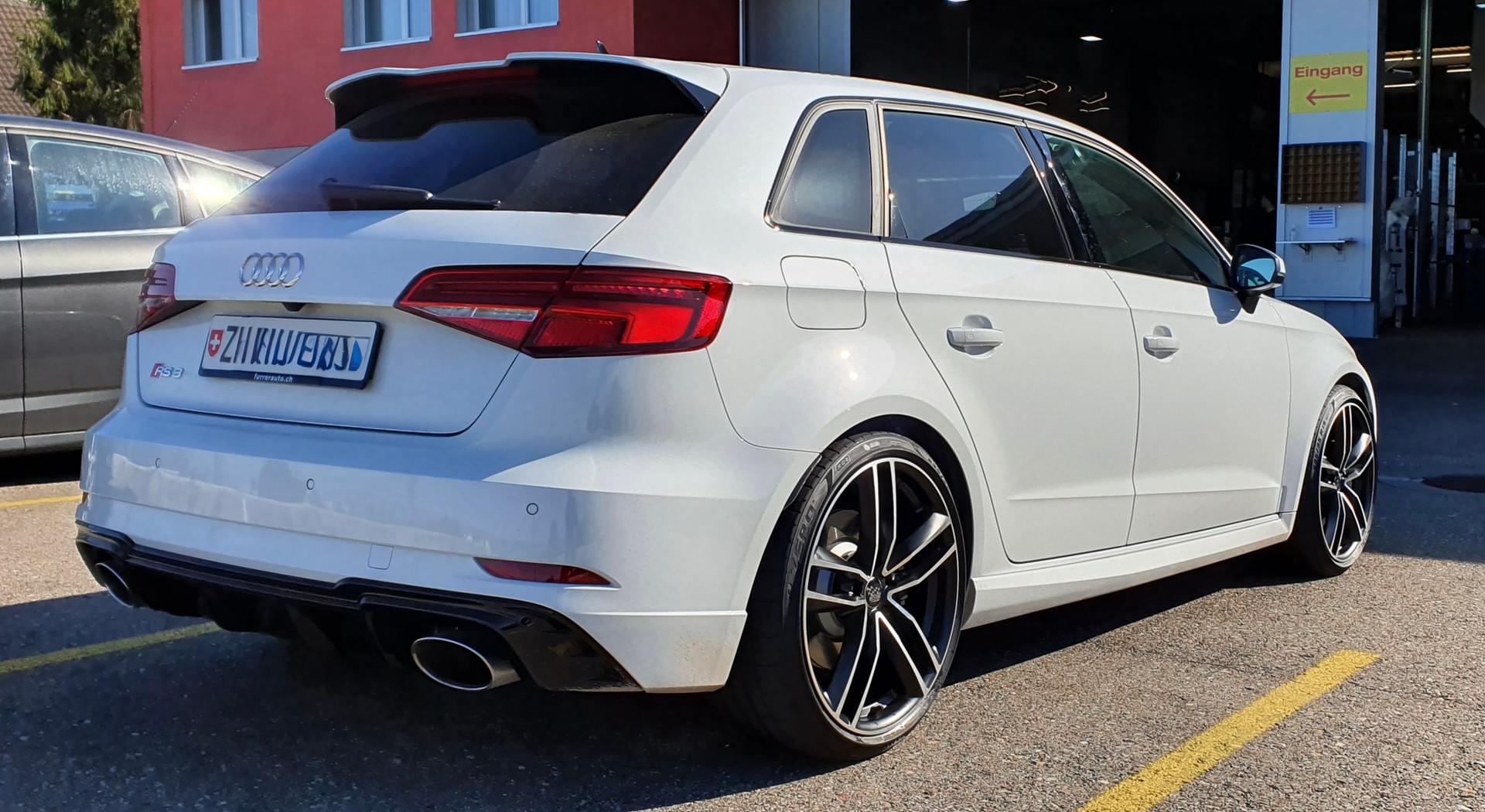 AUDI 2.5 T FSI quattro S-Tronic-image-1