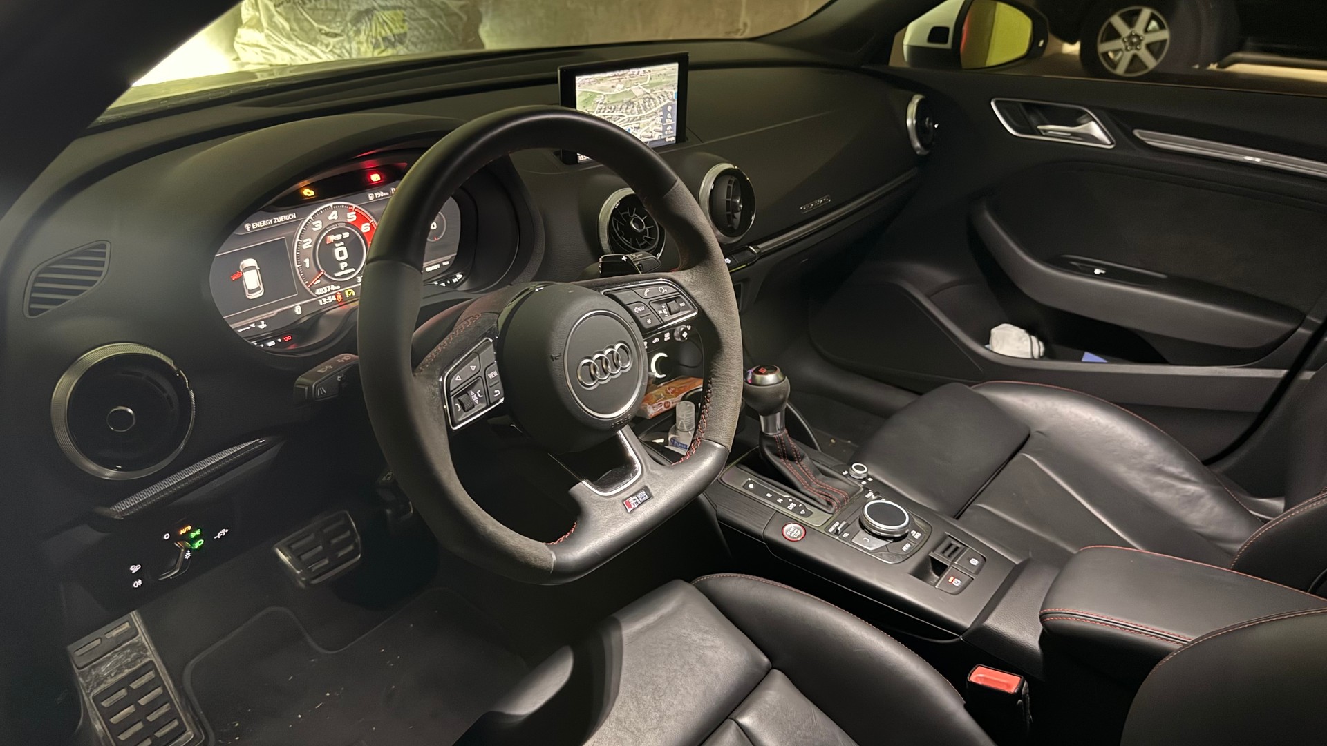 AUDI 2.5 T FSI quattro S-Tronic-image-4