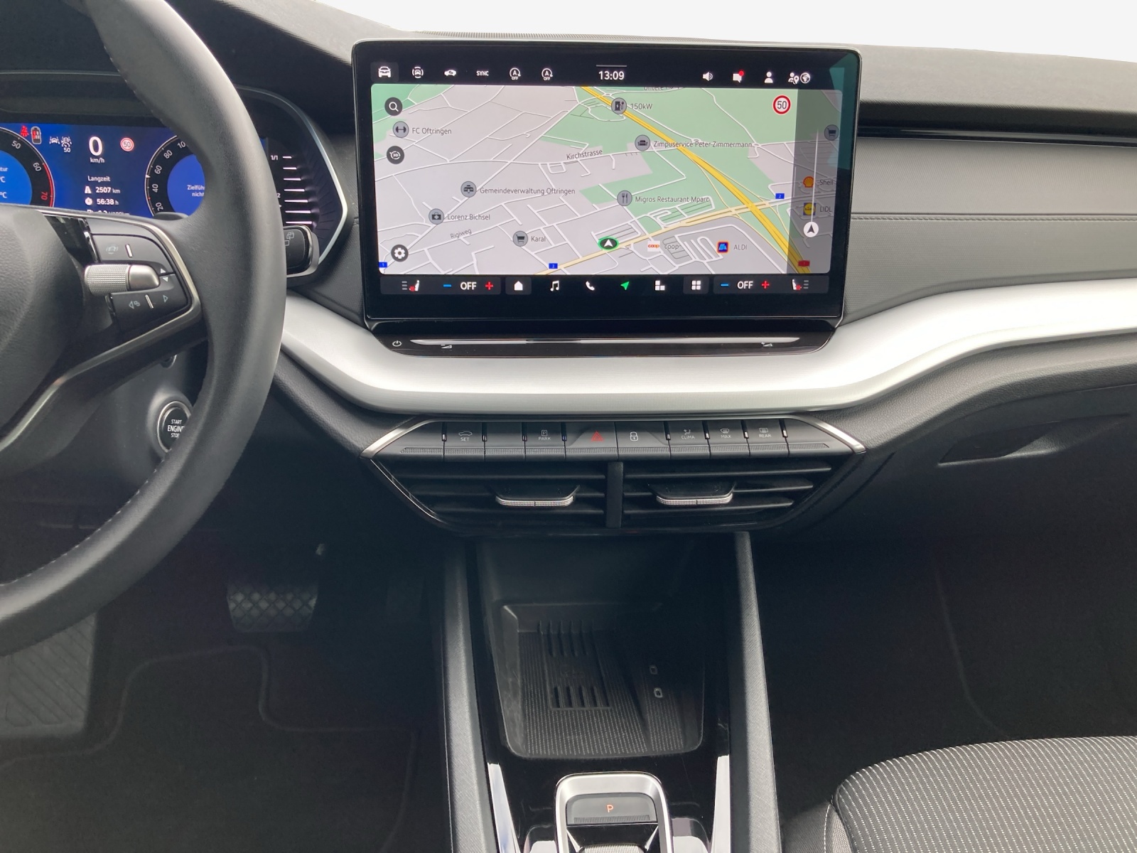SKODA Octavia Combi 1.5 TSI mHEV DSG Dynamic-image-10