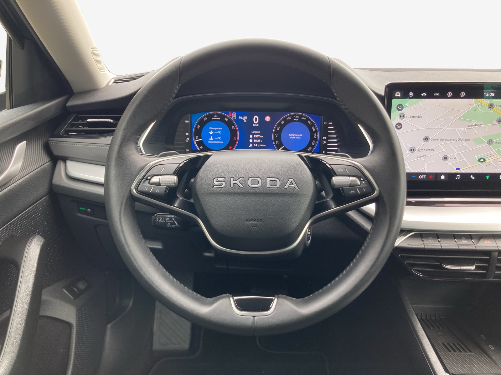 SKODA Octavia Combi 1.5 TSI mHEV DSG Dynamic-image-9