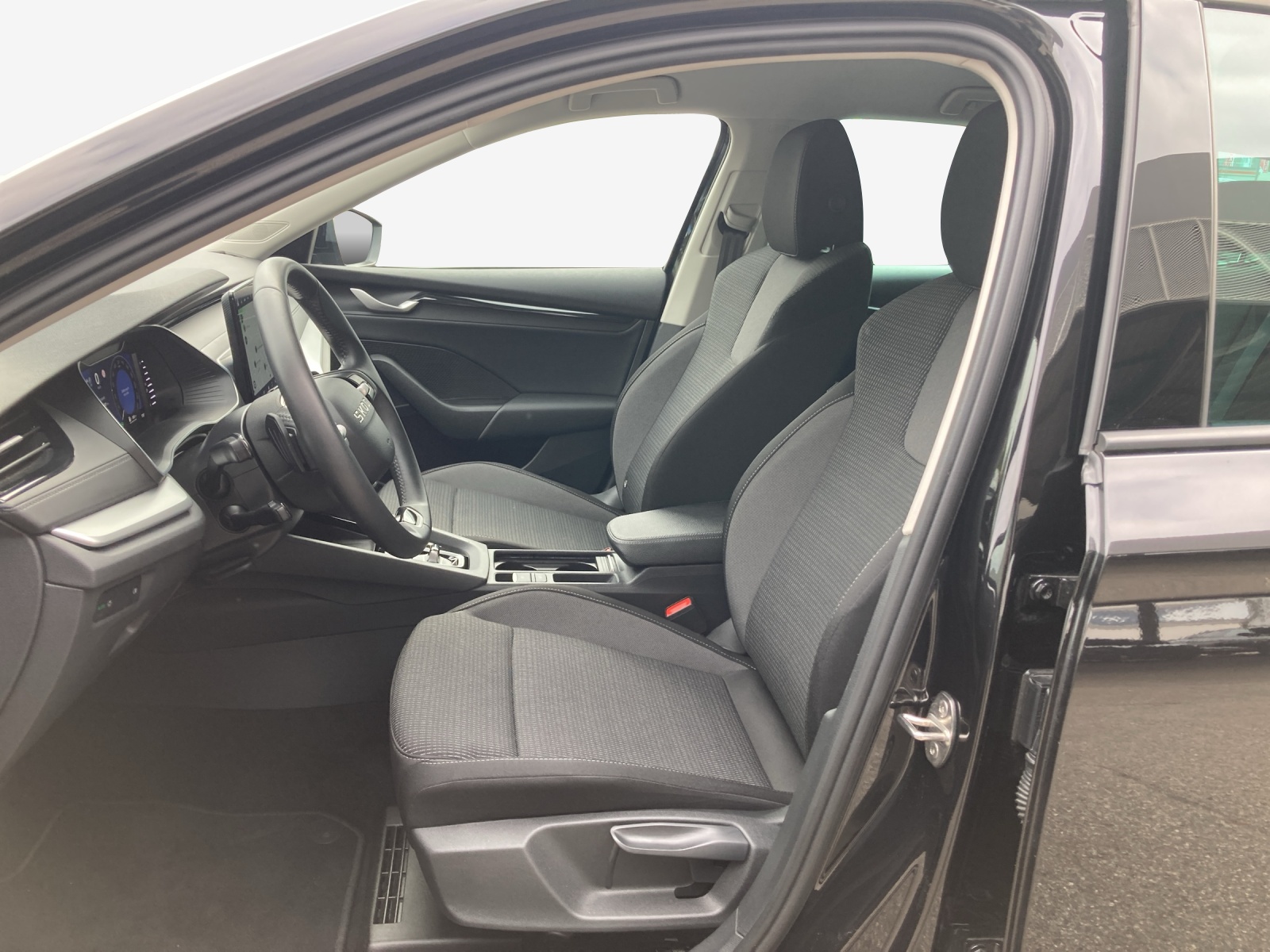 SKODA Octavia Combi 1.5 TSI mHEV DSG Dynamic-image-7